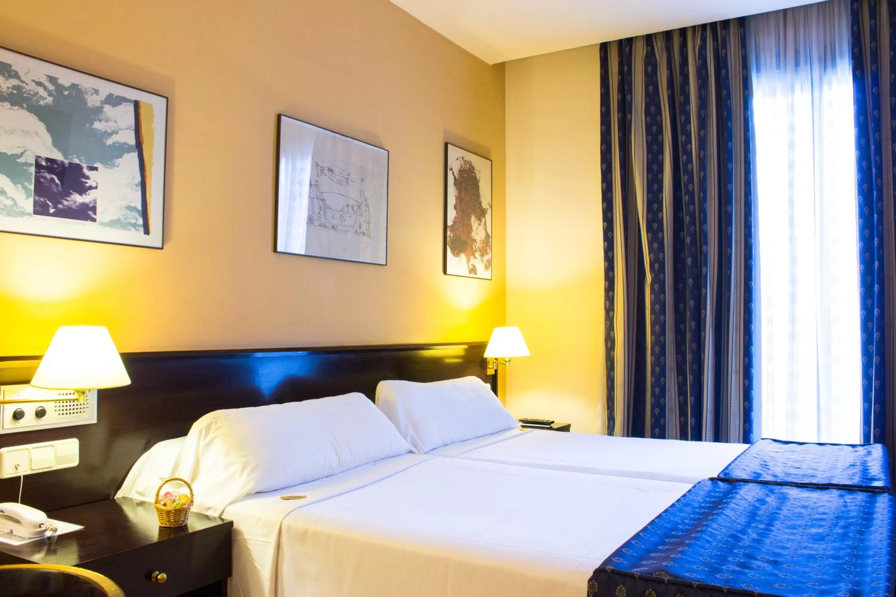 Bed in Atlantis by Atbcn