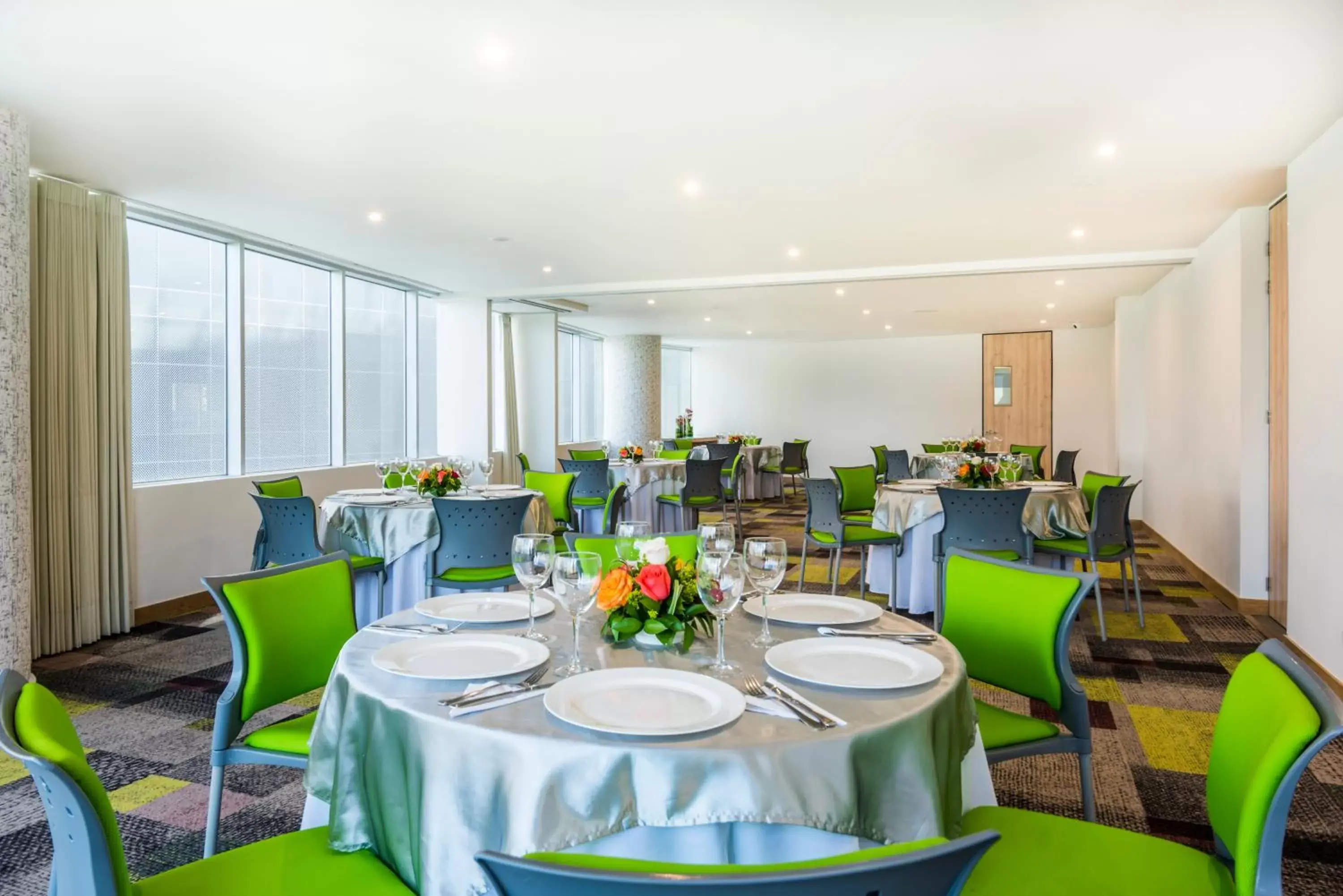 Banquet/Function facilities, Restaurant/Places to Eat in La Quinta by Wyndham Medellin