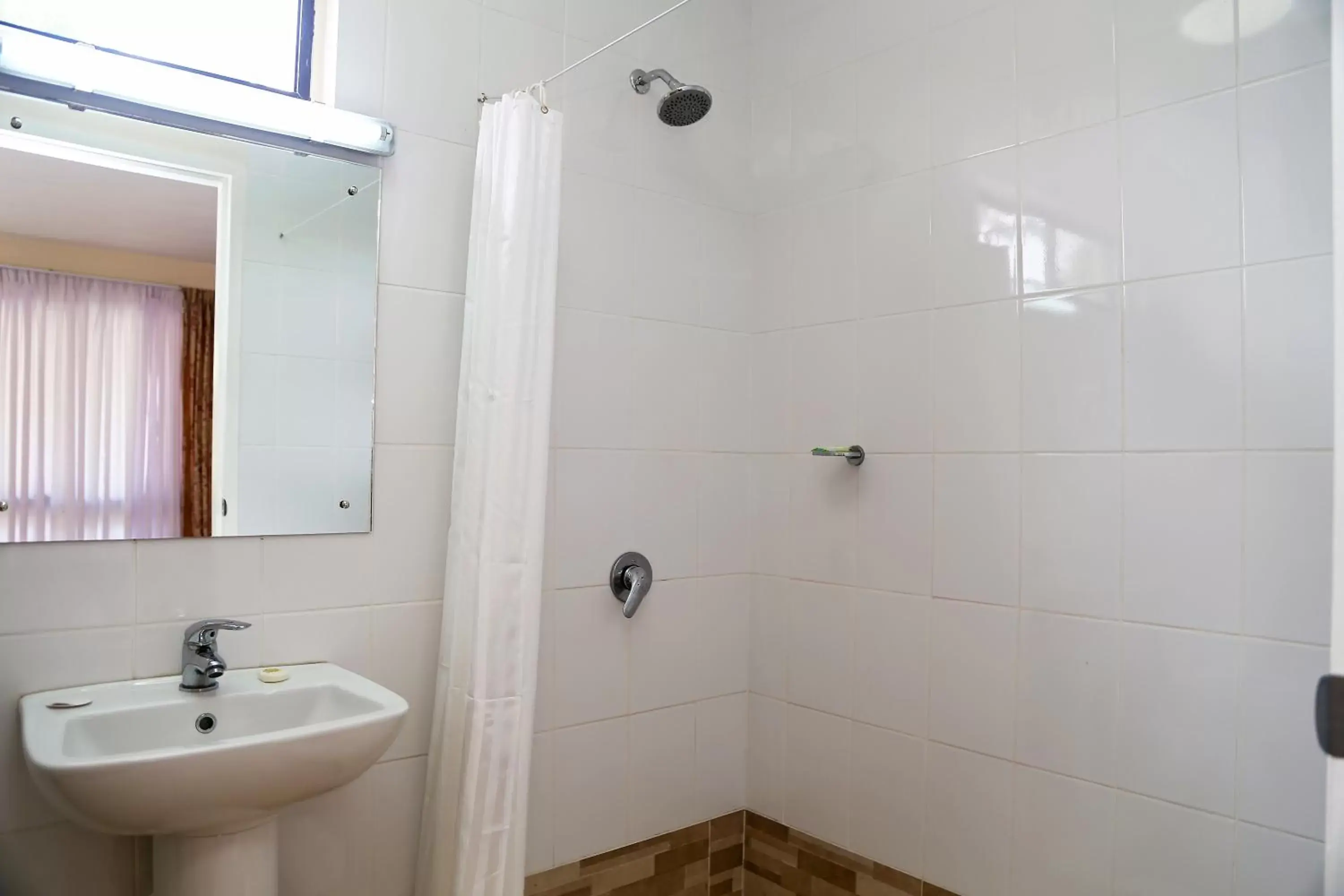 Shower, Bathroom in Aquarius On The Beach