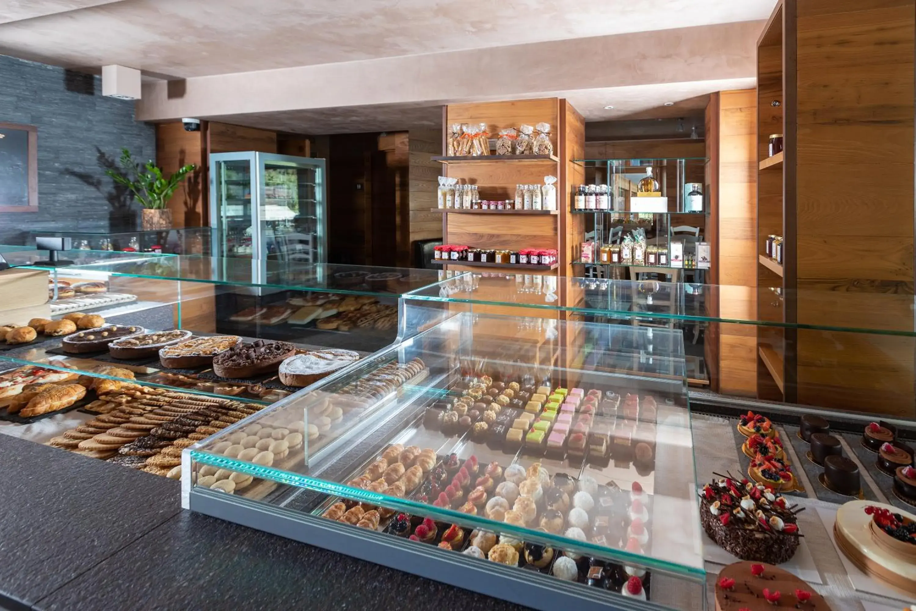 Lounge or bar, Supermarket/Shops in Sottovento Luxury Hospitality