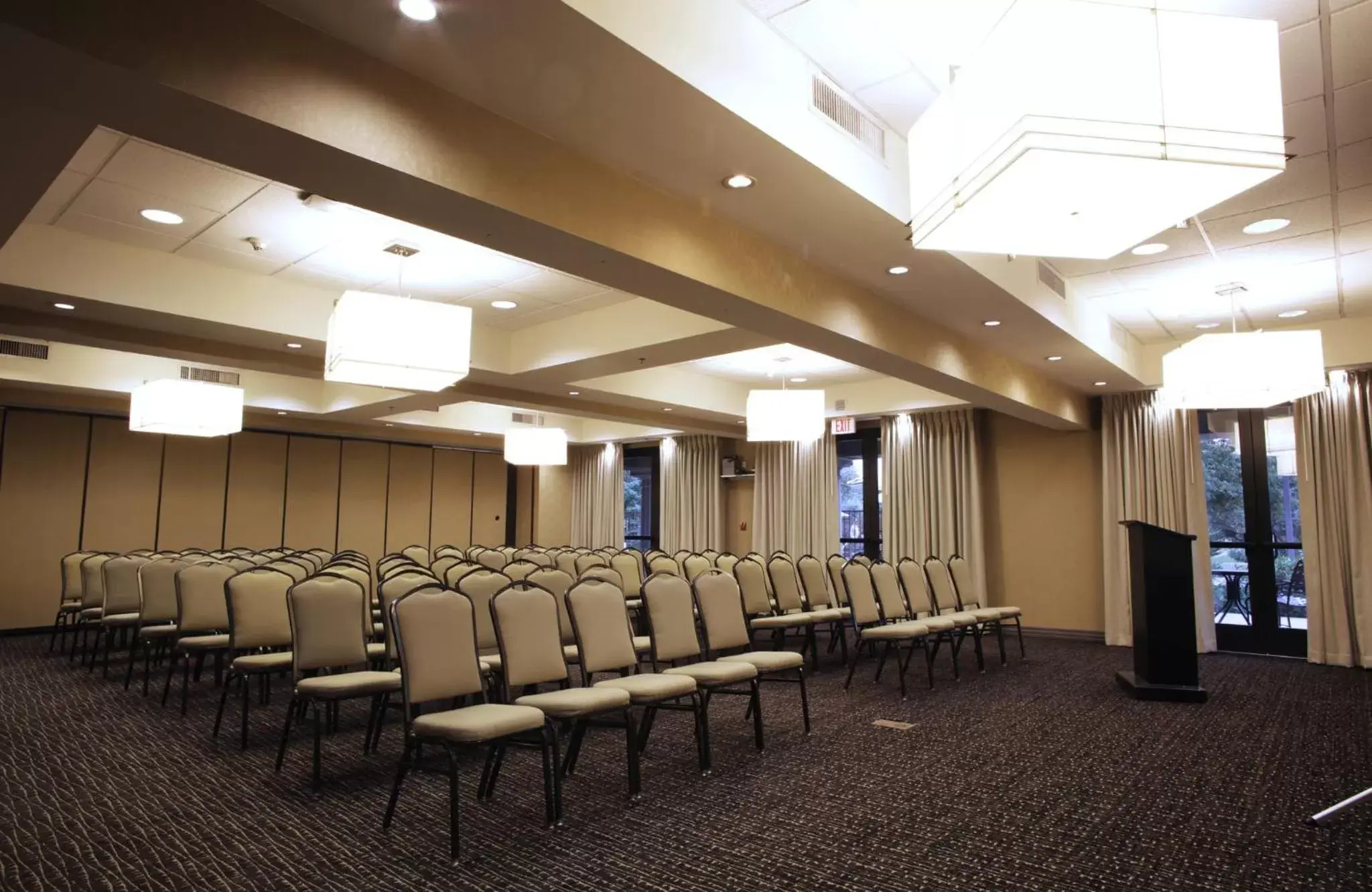 Meeting/conference room in Holiday Inn Phoenix/Chandler, an IHG Hotel