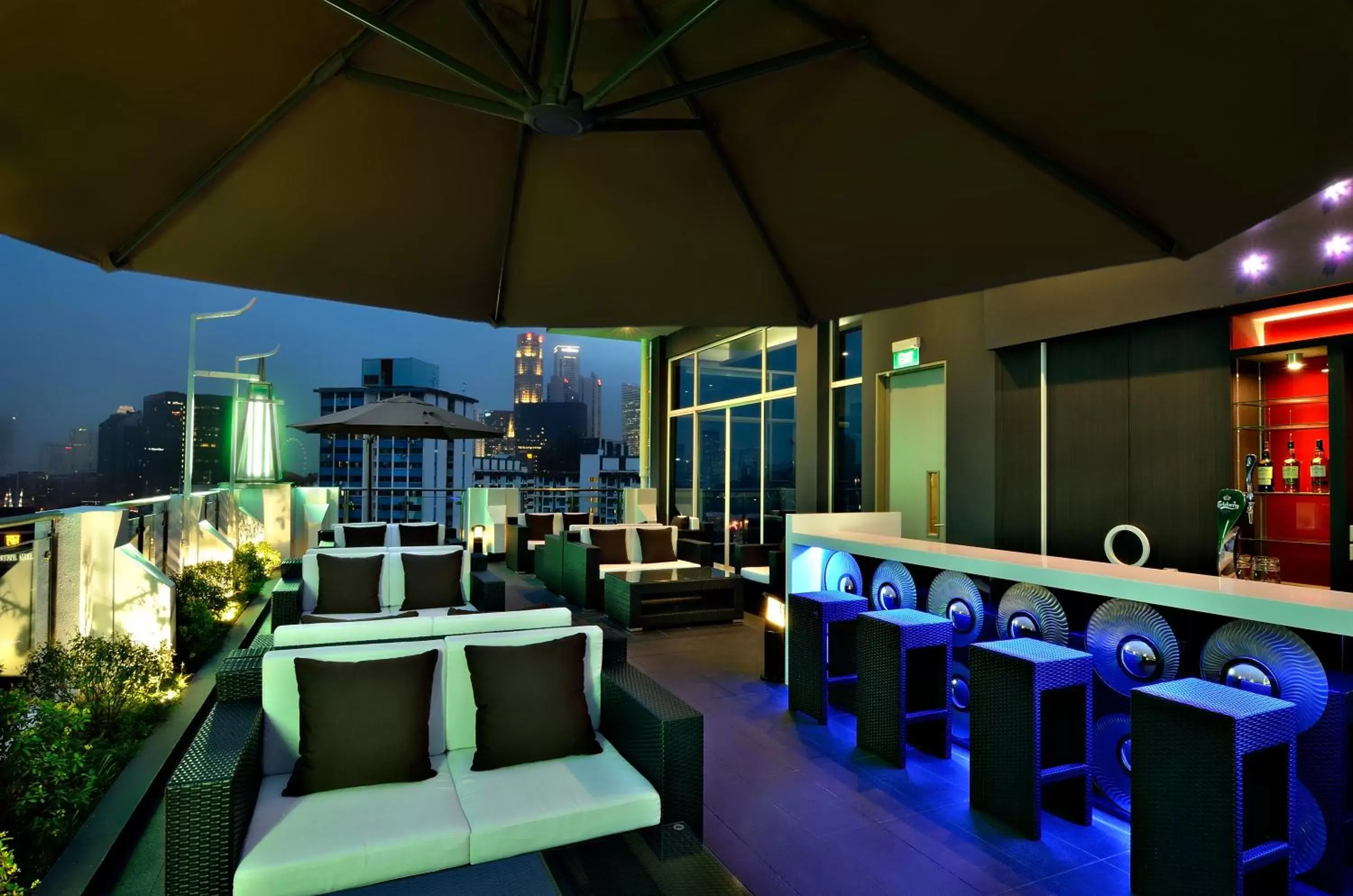 Lounge or bar, Restaurant/Places to Eat in The Seacare Hotel