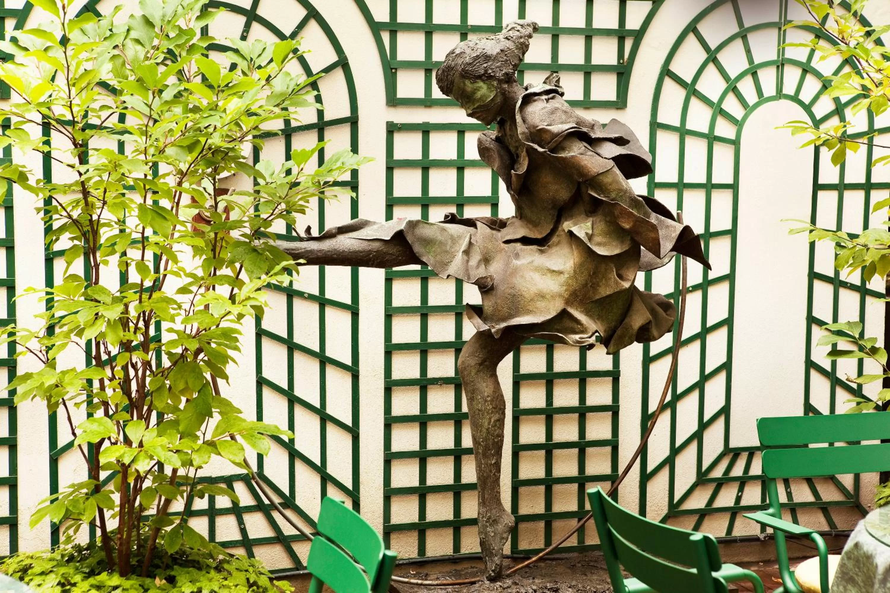 Decorative detail in La Perle Saint Germain des Prés