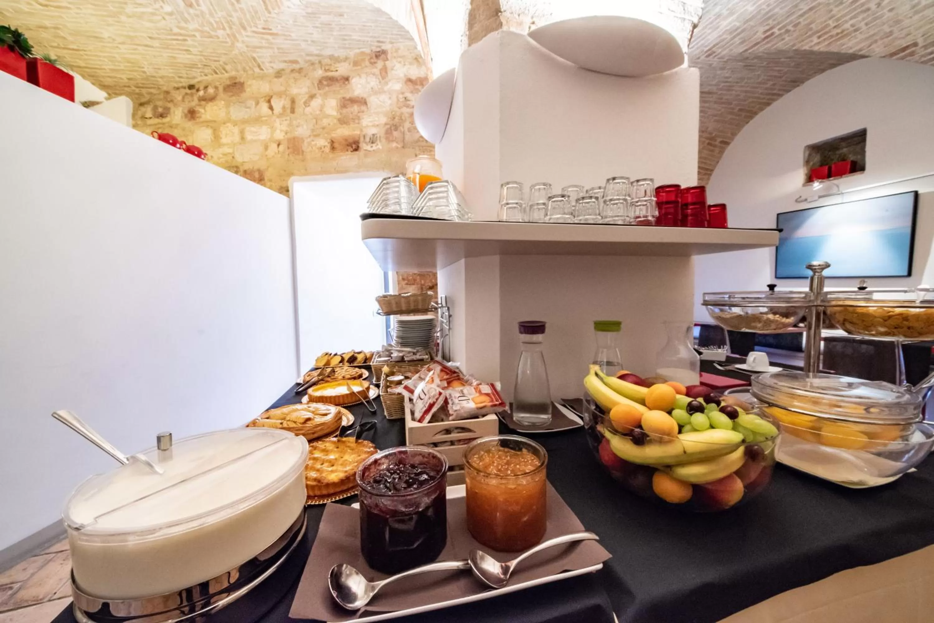 Food and drinks in Hotel Sorella Luna