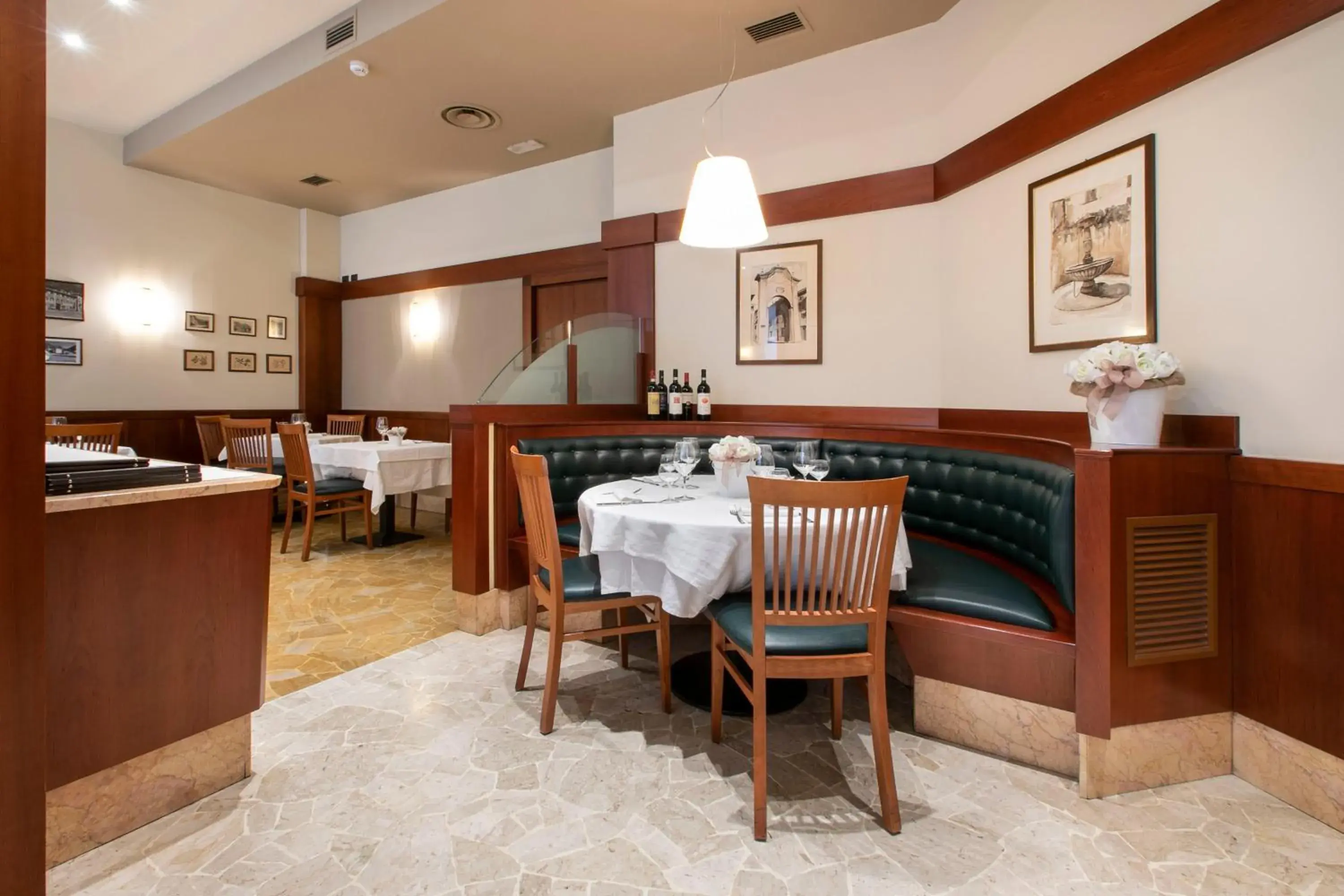 Restaurant/Places to Eat in Hotel Conradi