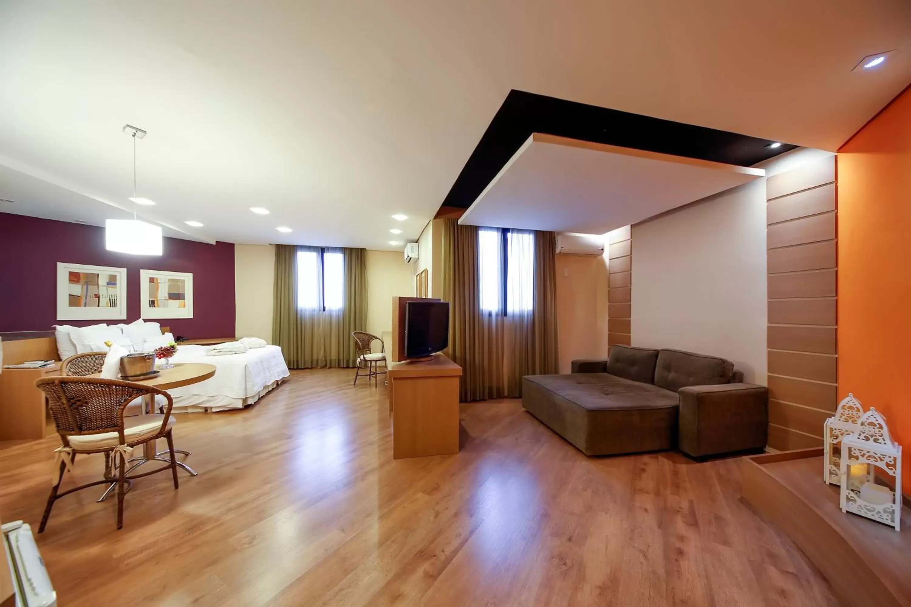 Bedroom, Seating Area in Grand Hotel Royal Sorocaba by Atlantica
