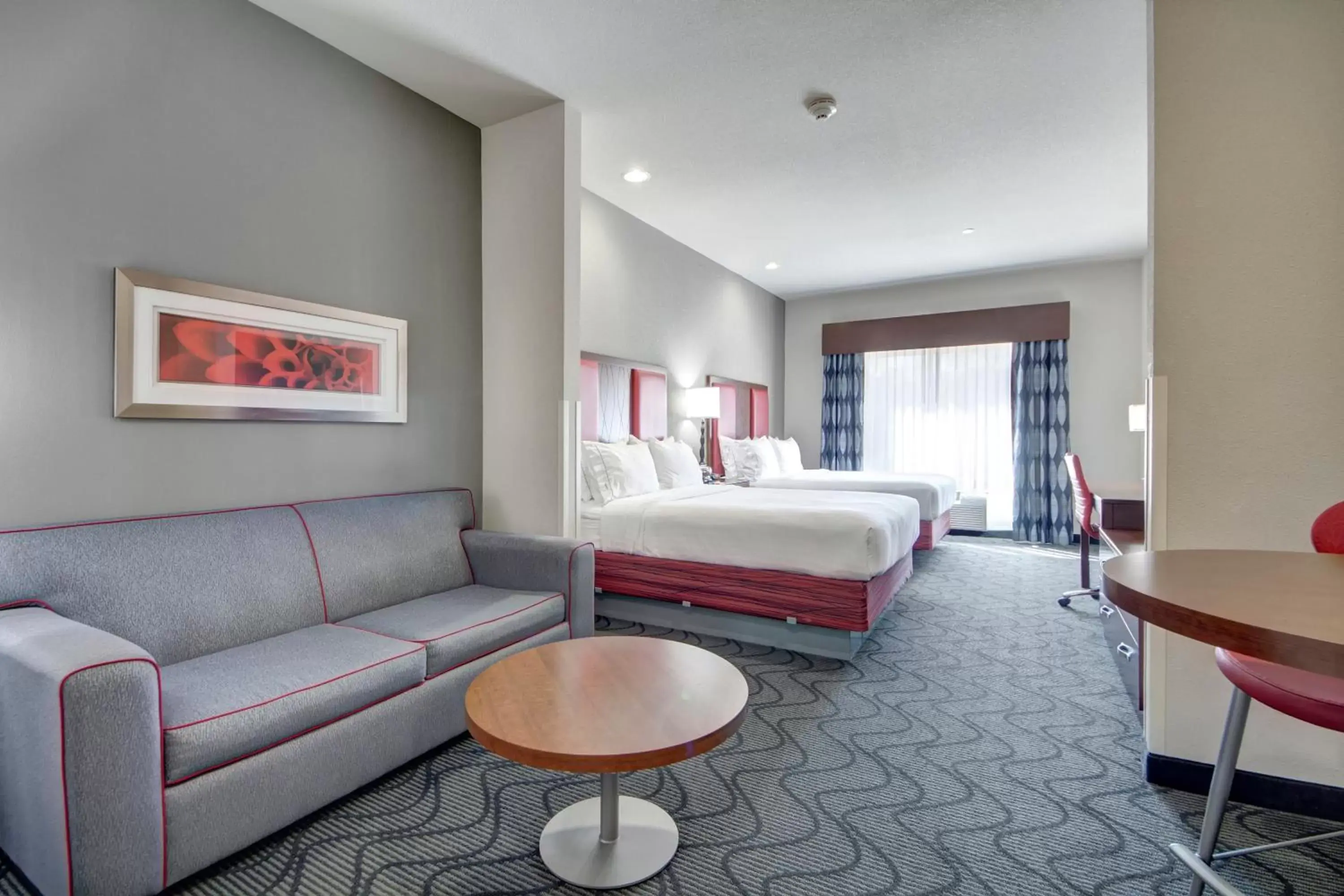 Photo of the whole room in Holiday Inn Express and Suites Oklahoma City North, an IHG Hotel