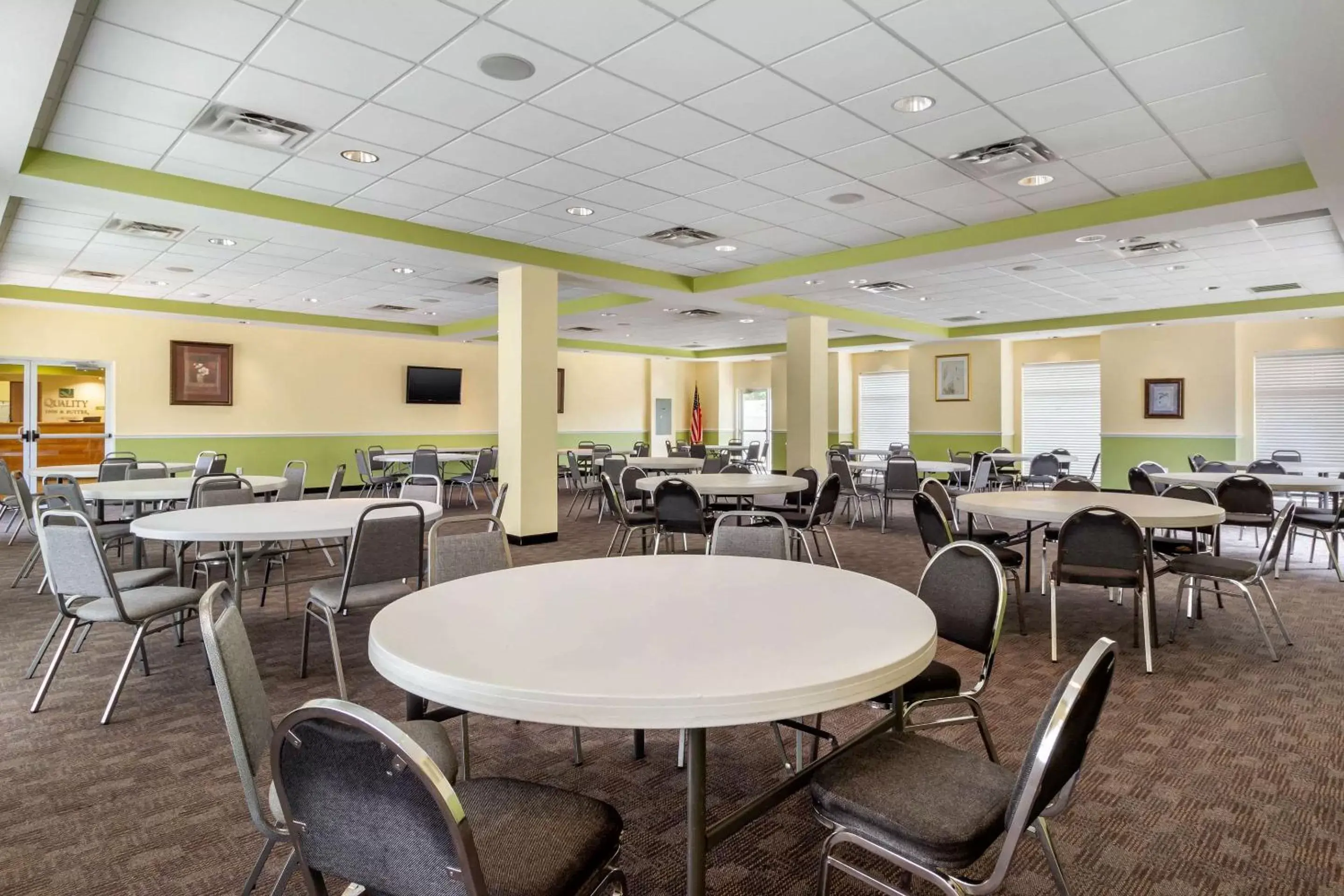 On site, Restaurant/Places to Eat in Quality Inn & Suites Lehigh Acres Fort Myers