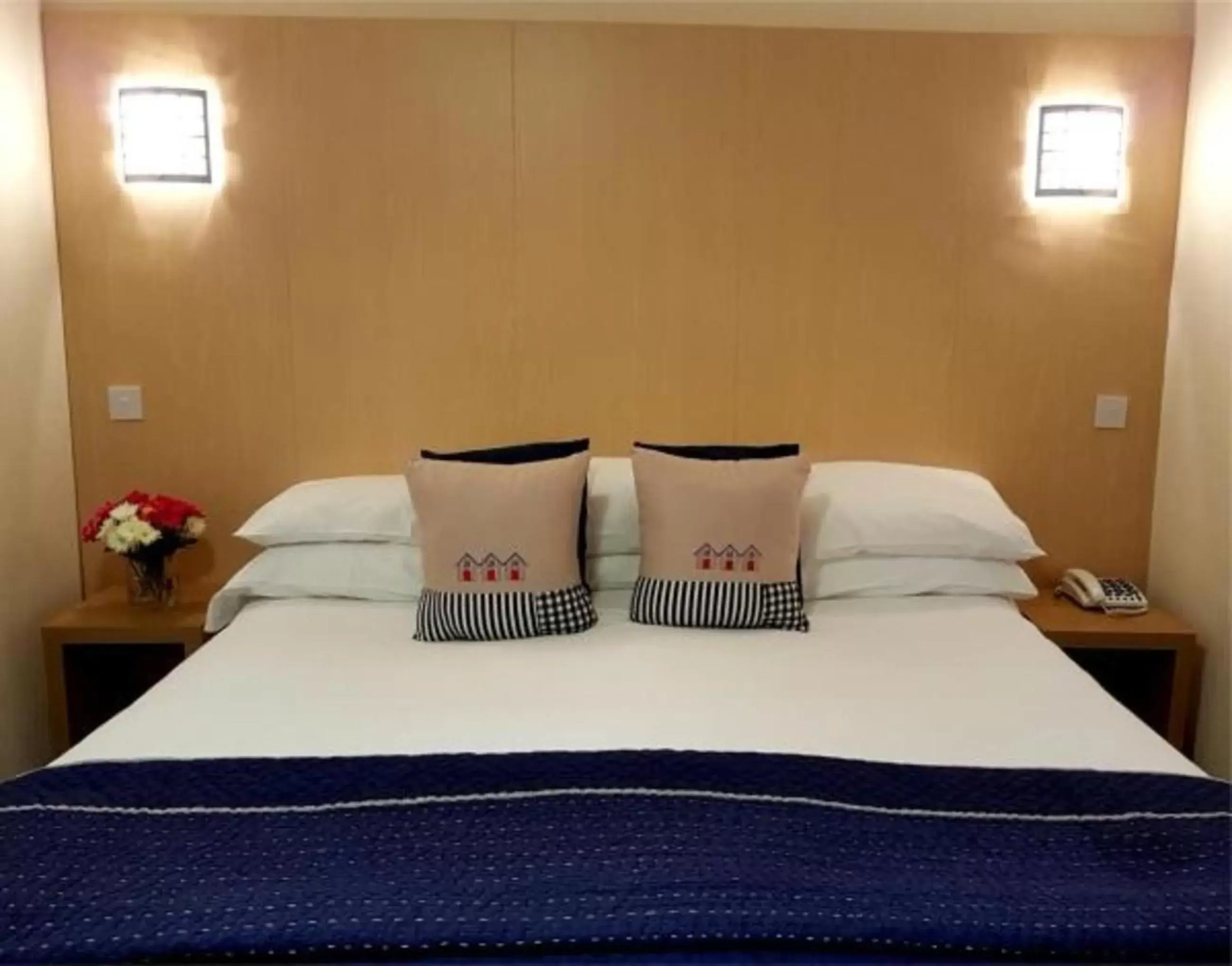 Bed in Heights Hotel