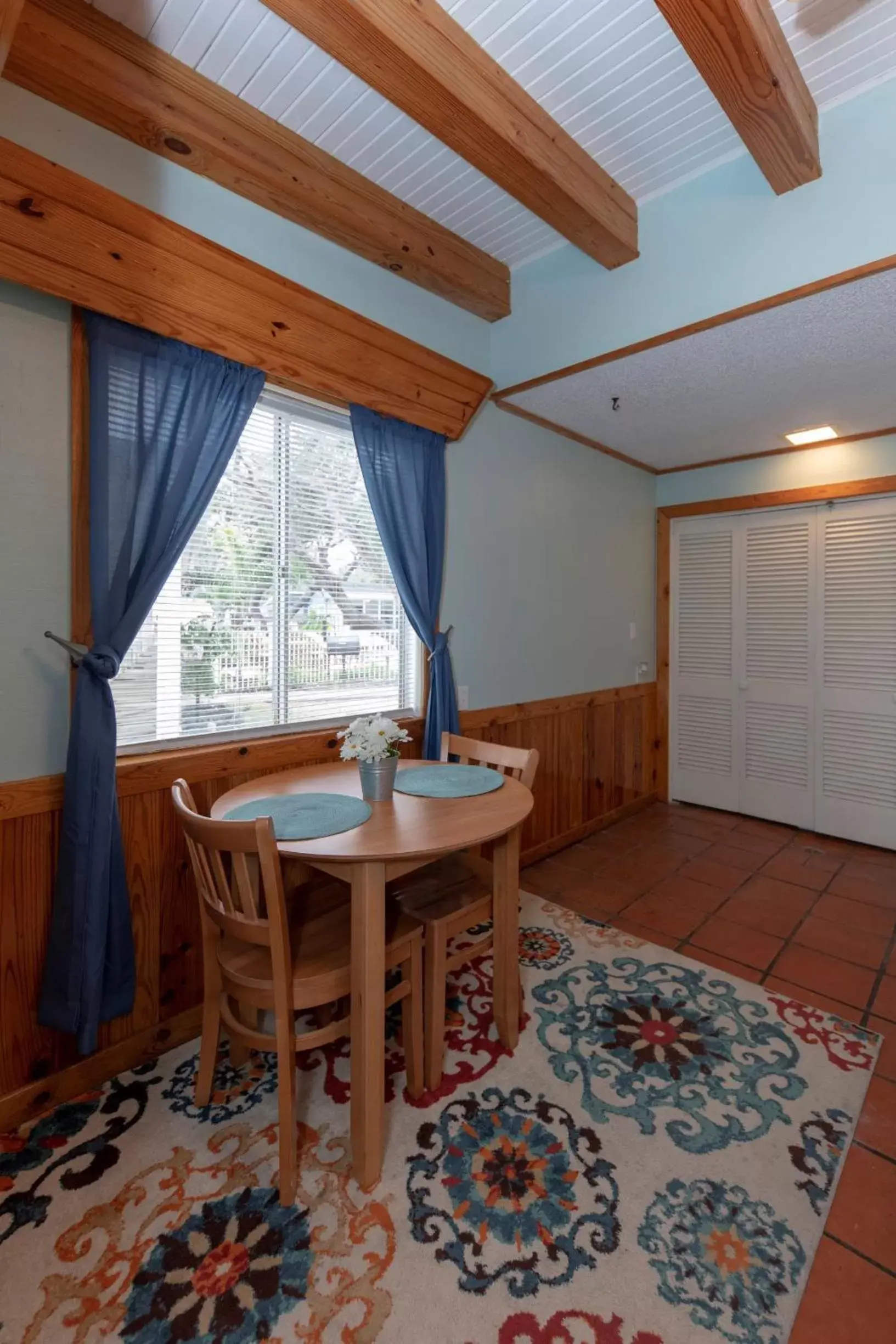 Seating area, Dining Area in D&R Pelican Bay Resort