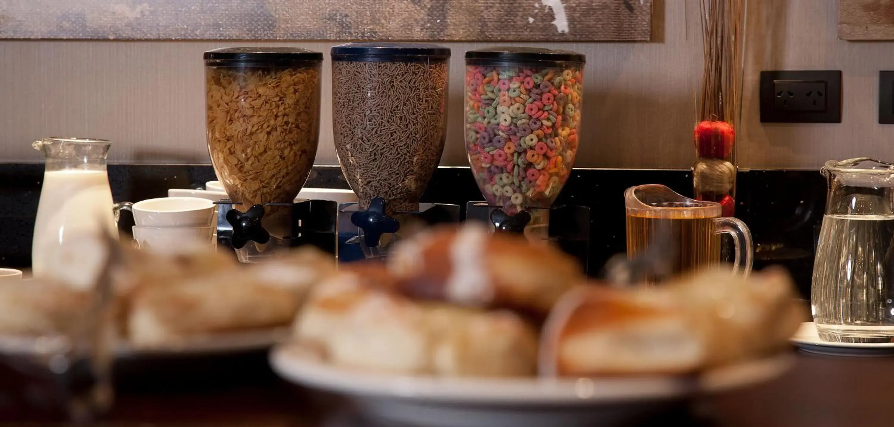 Continental breakfast, Food in Two Hotel Buenos Aires