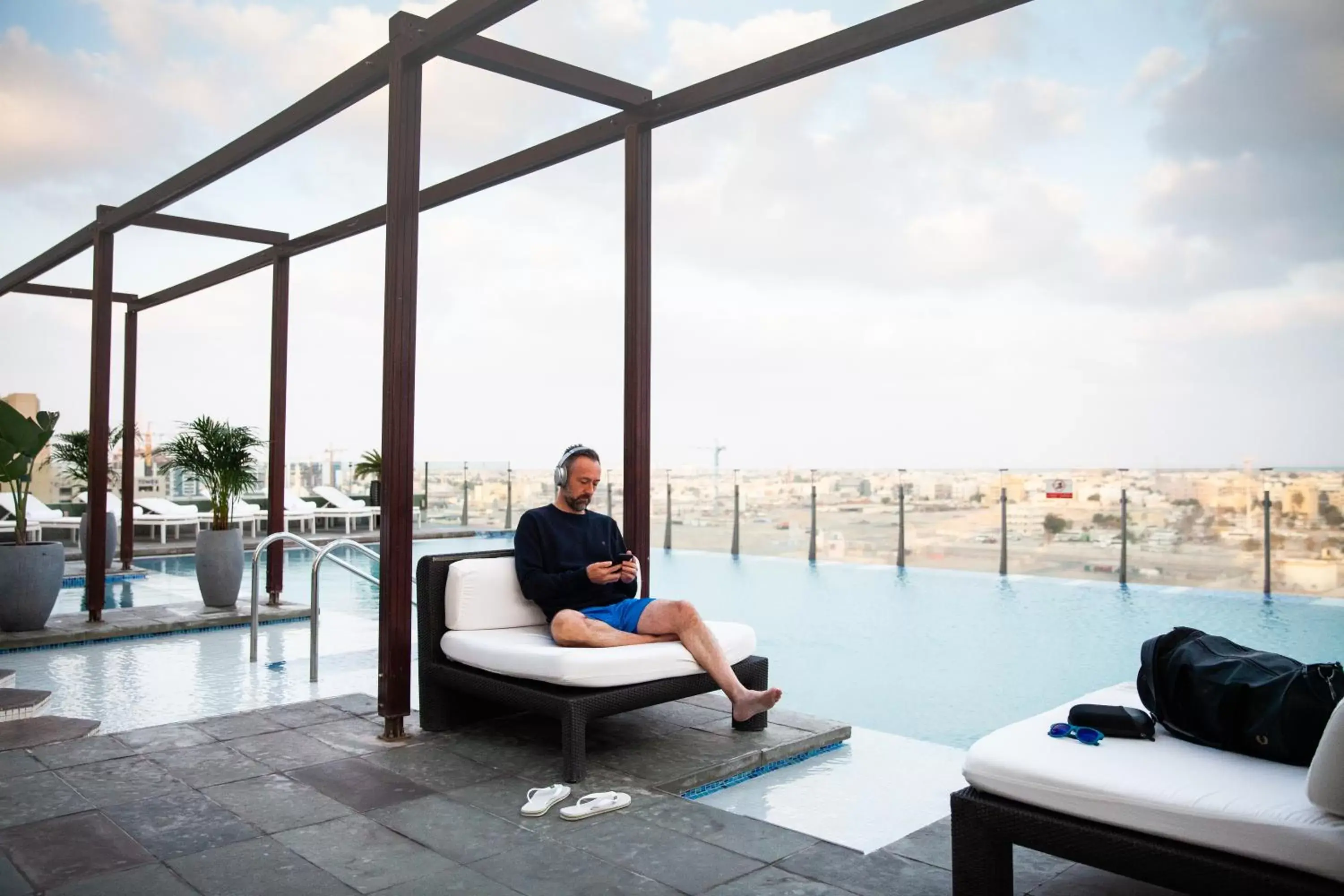 Patio in voco Dubai, an IHG Hotel