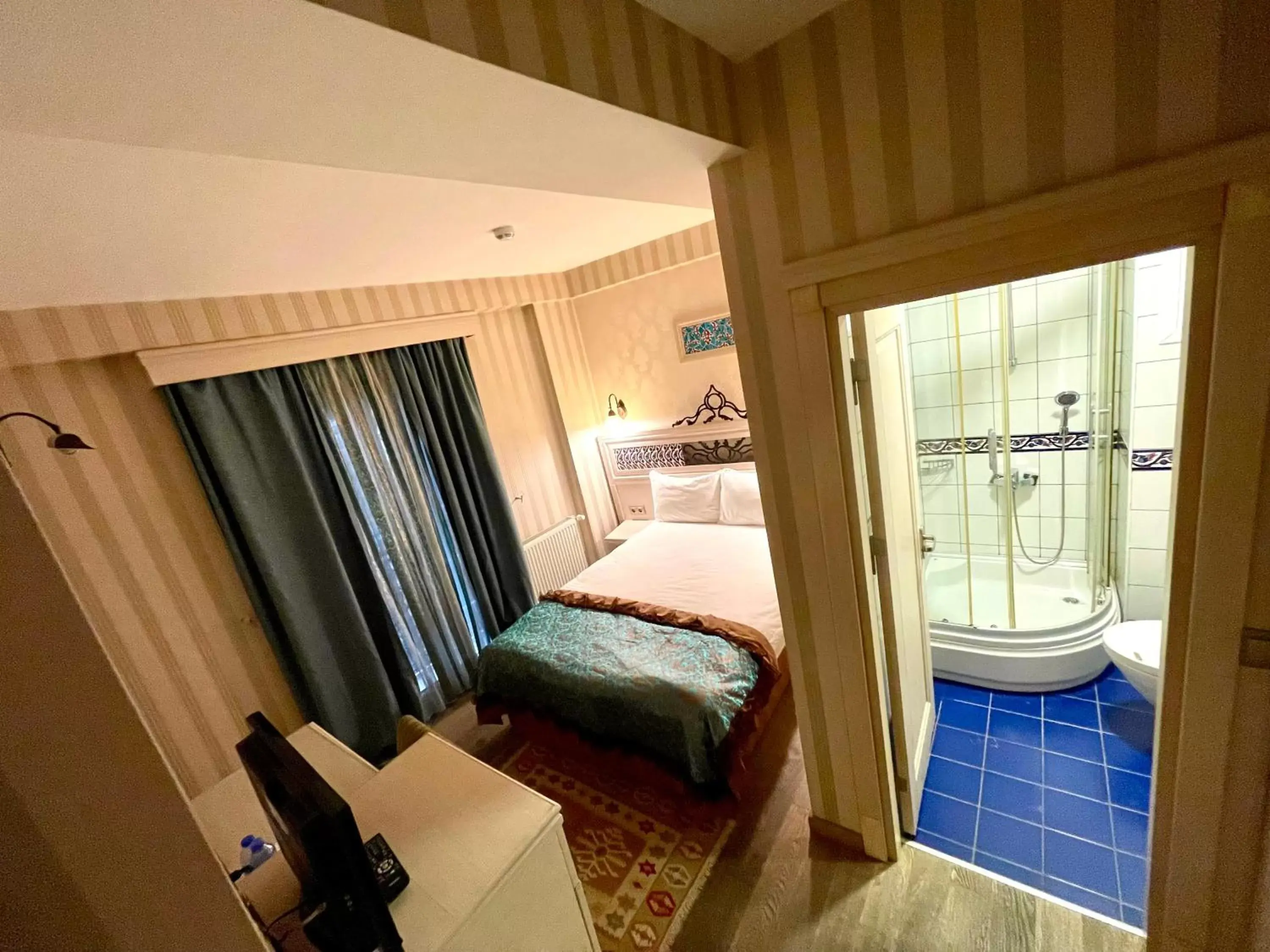 Shower in Hotel Novano