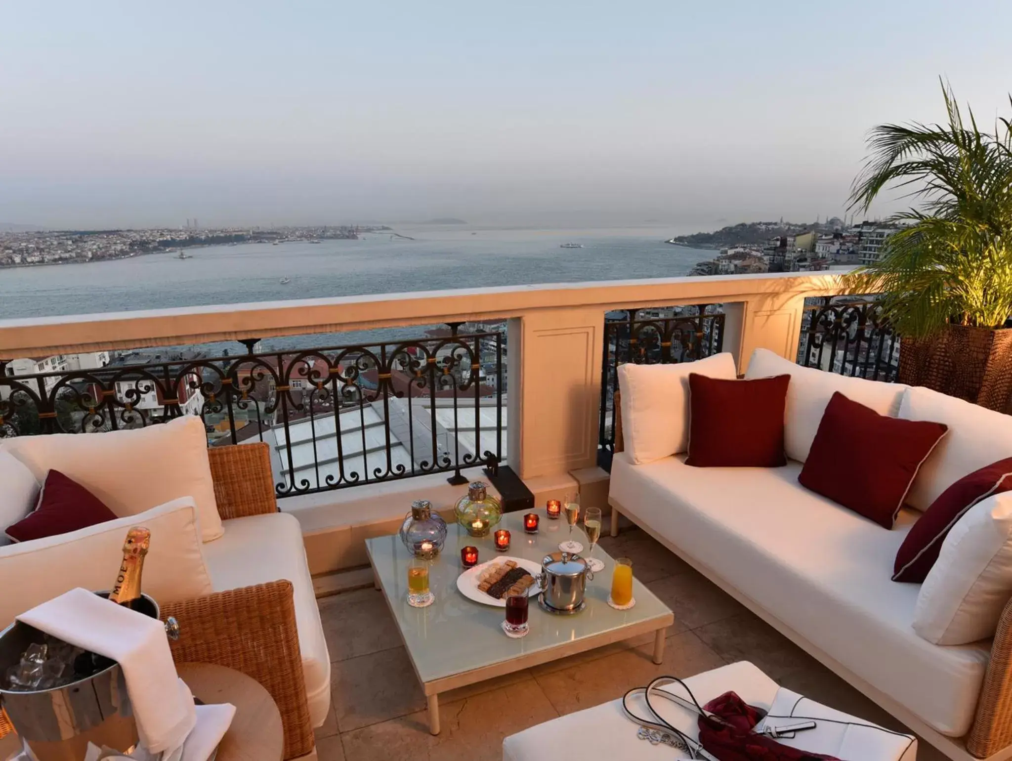 Terrace Suite with Bosphorus View - single occupancy - Lounge Access in CVK Park Bosphorus Hotel Istanbul
