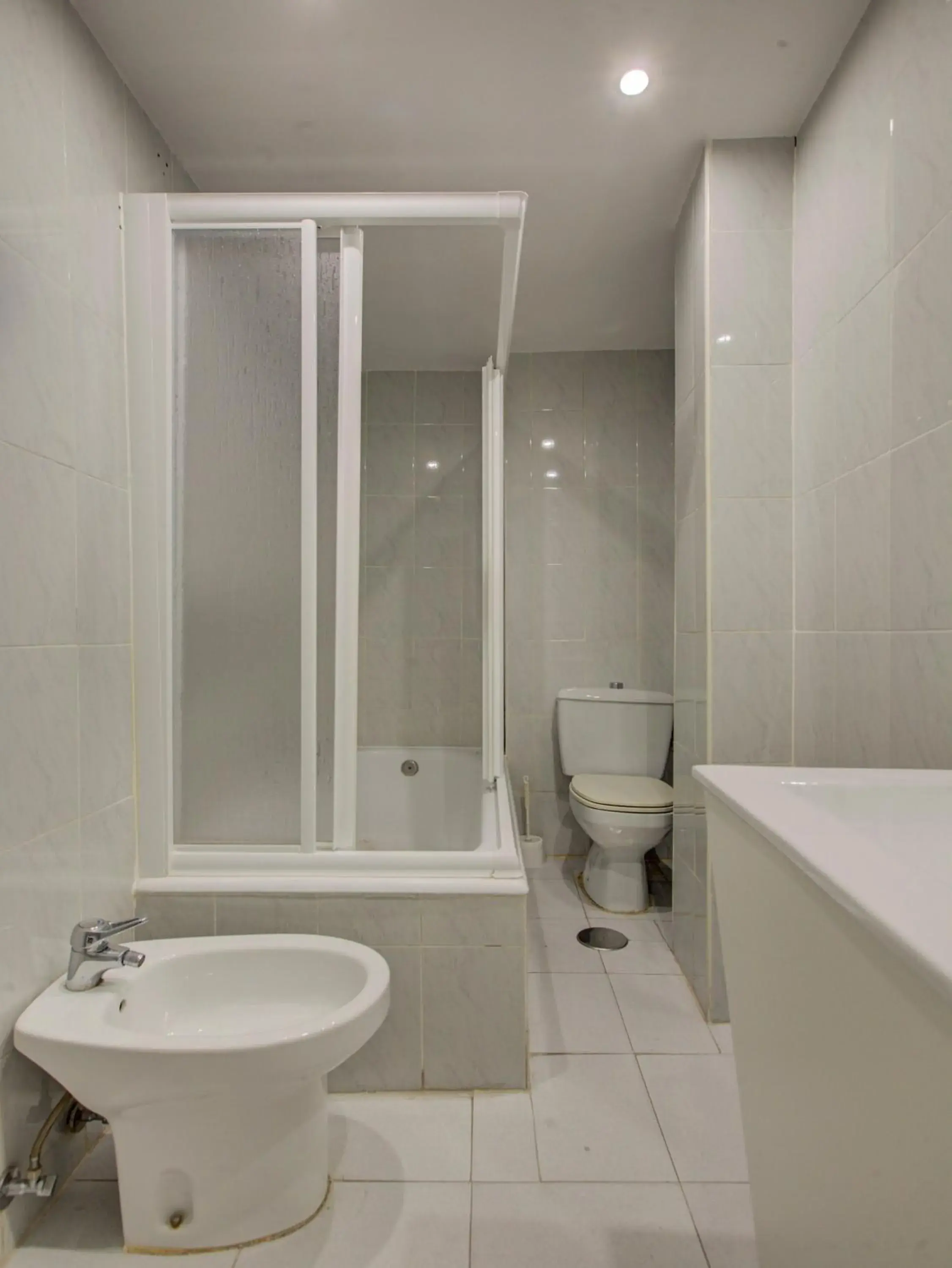 Bathroom in Emperatriz I