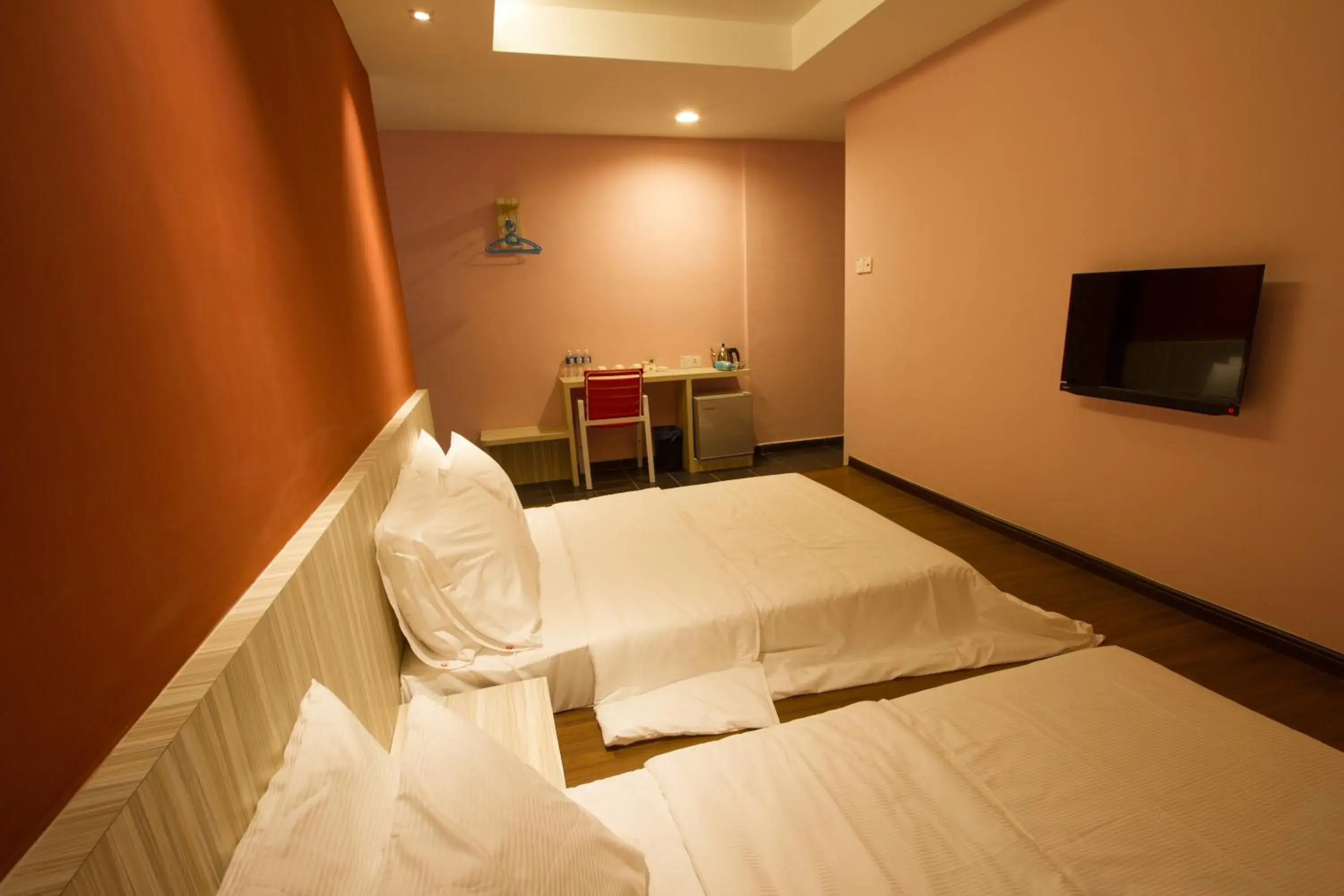 Bedroom, Bed in JS Hotel