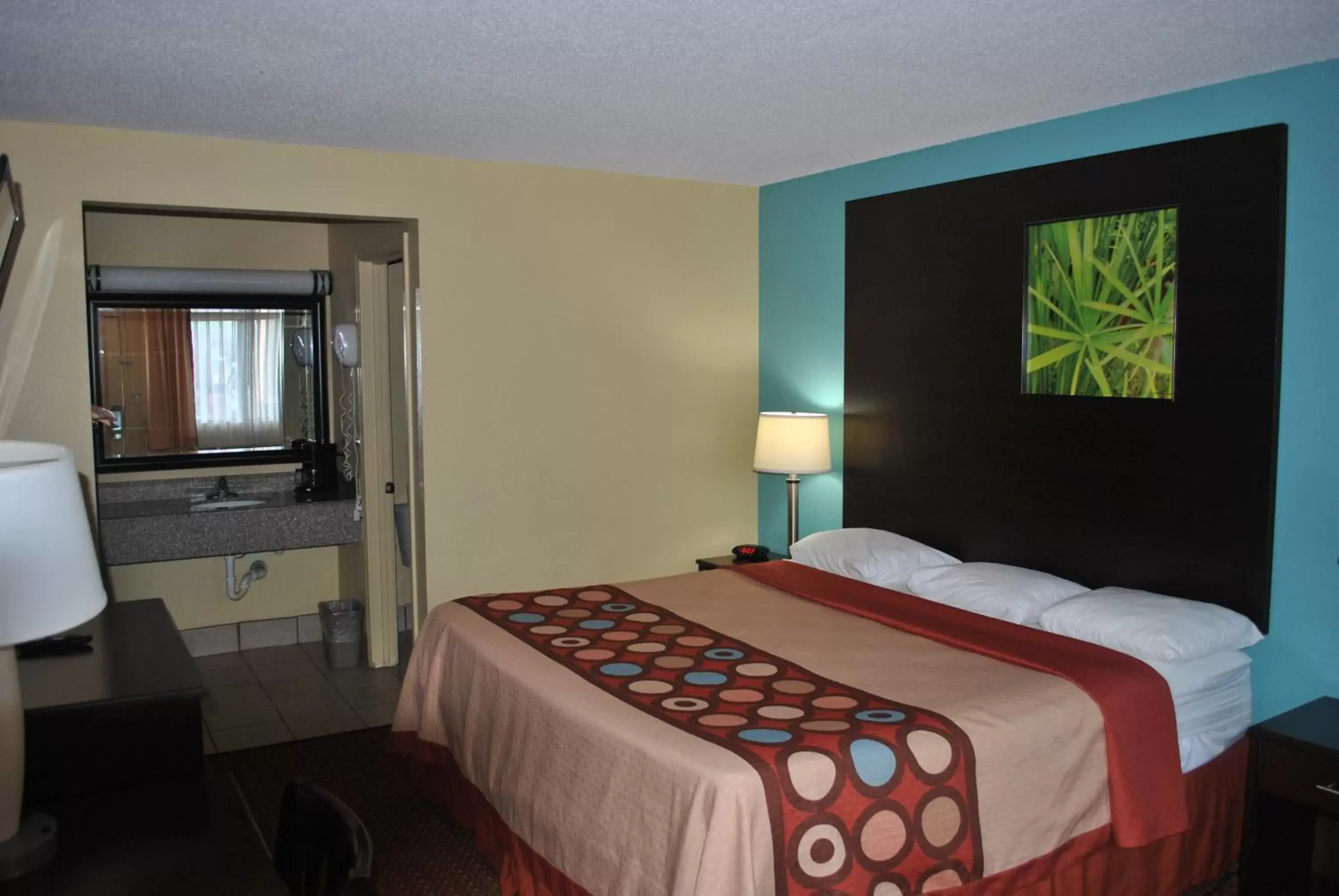 King Room - Disability Access - Non-Smoking in Super 8 by Wyndham Tulsa