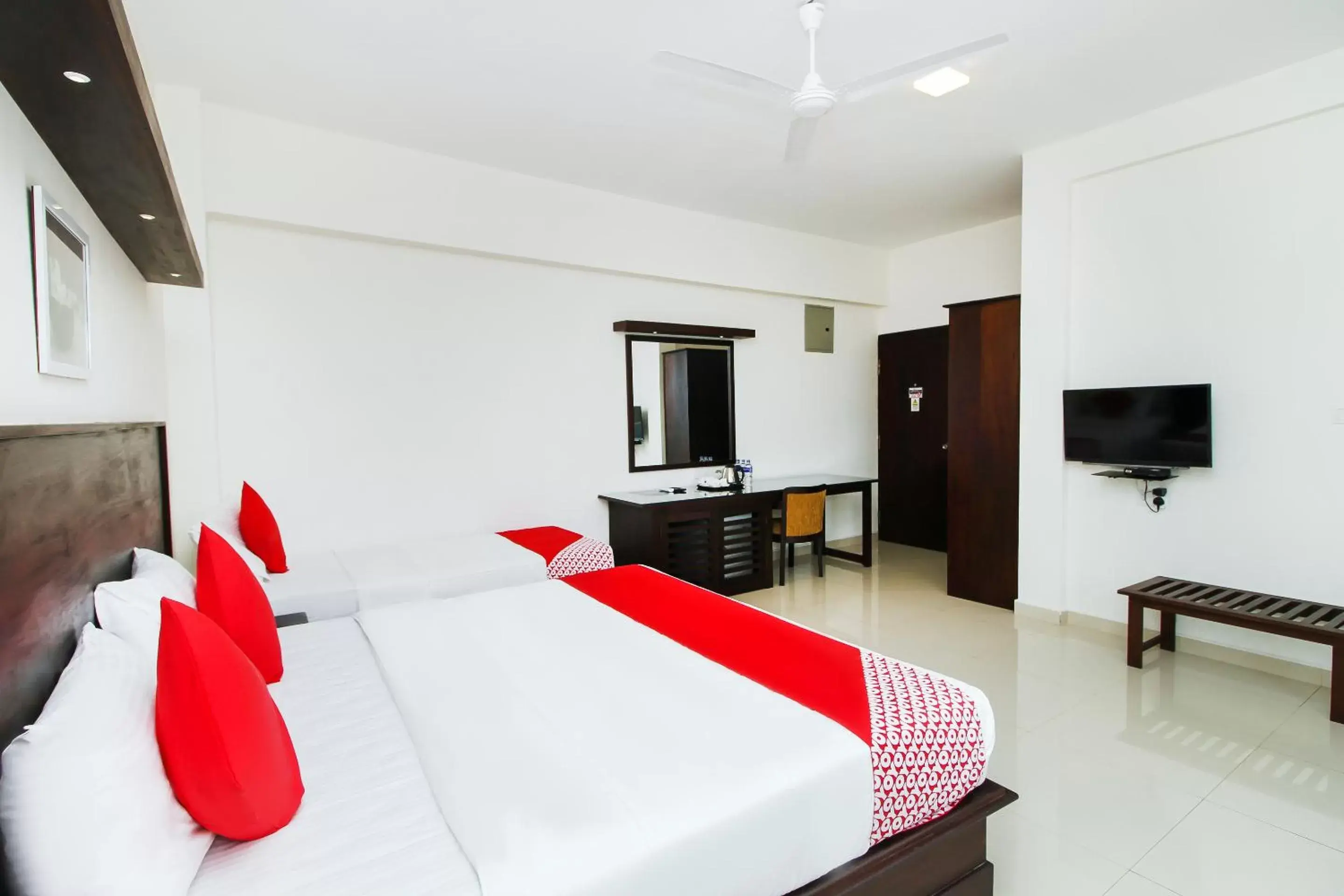 Deluxe Twin Room in Hotel Nelly Marine Deluxe Twin Room in Hotel Nelly Marine