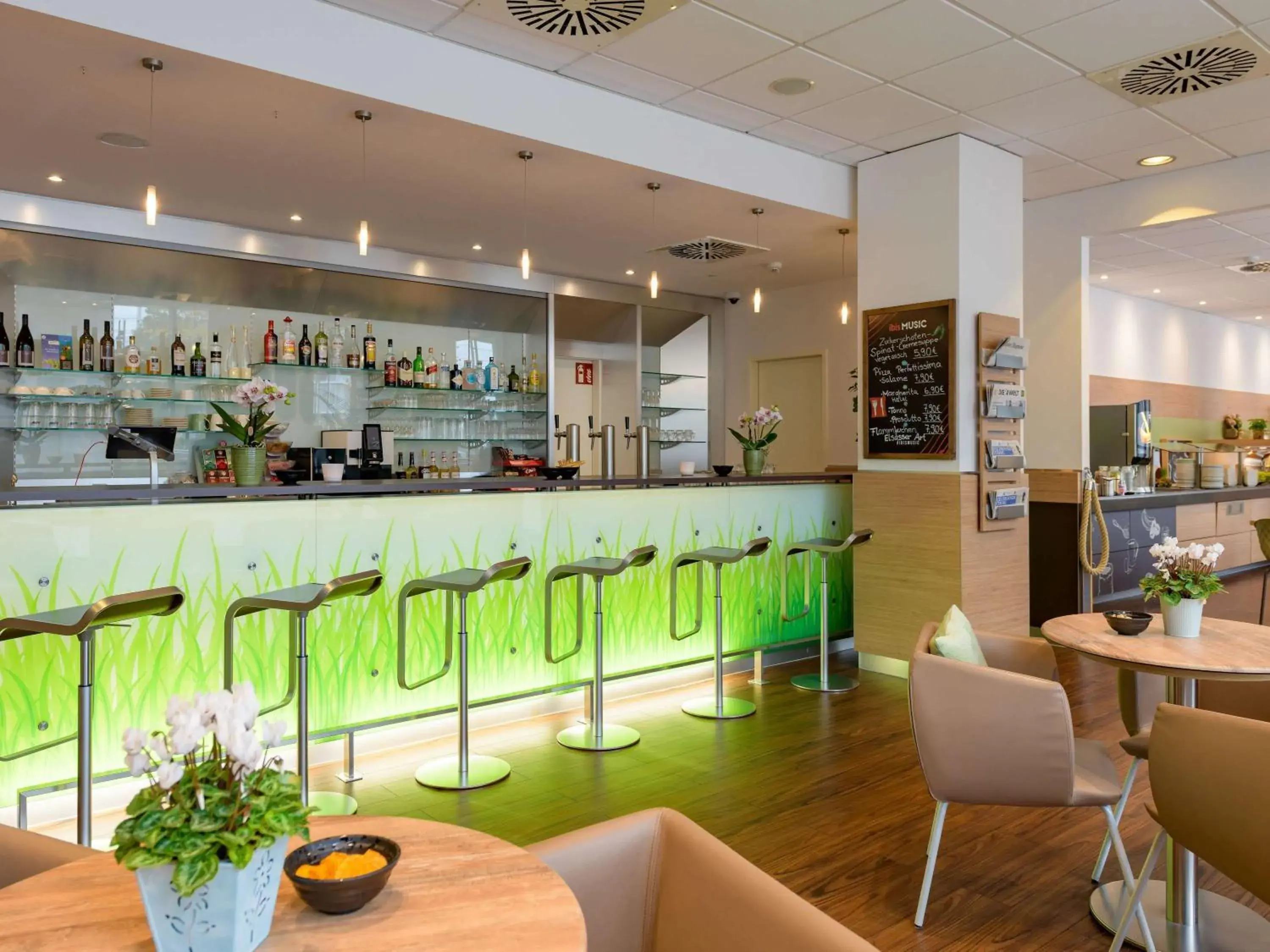 Restaurant/places to eat, Lounge/Bar in ibis Heilbronn City