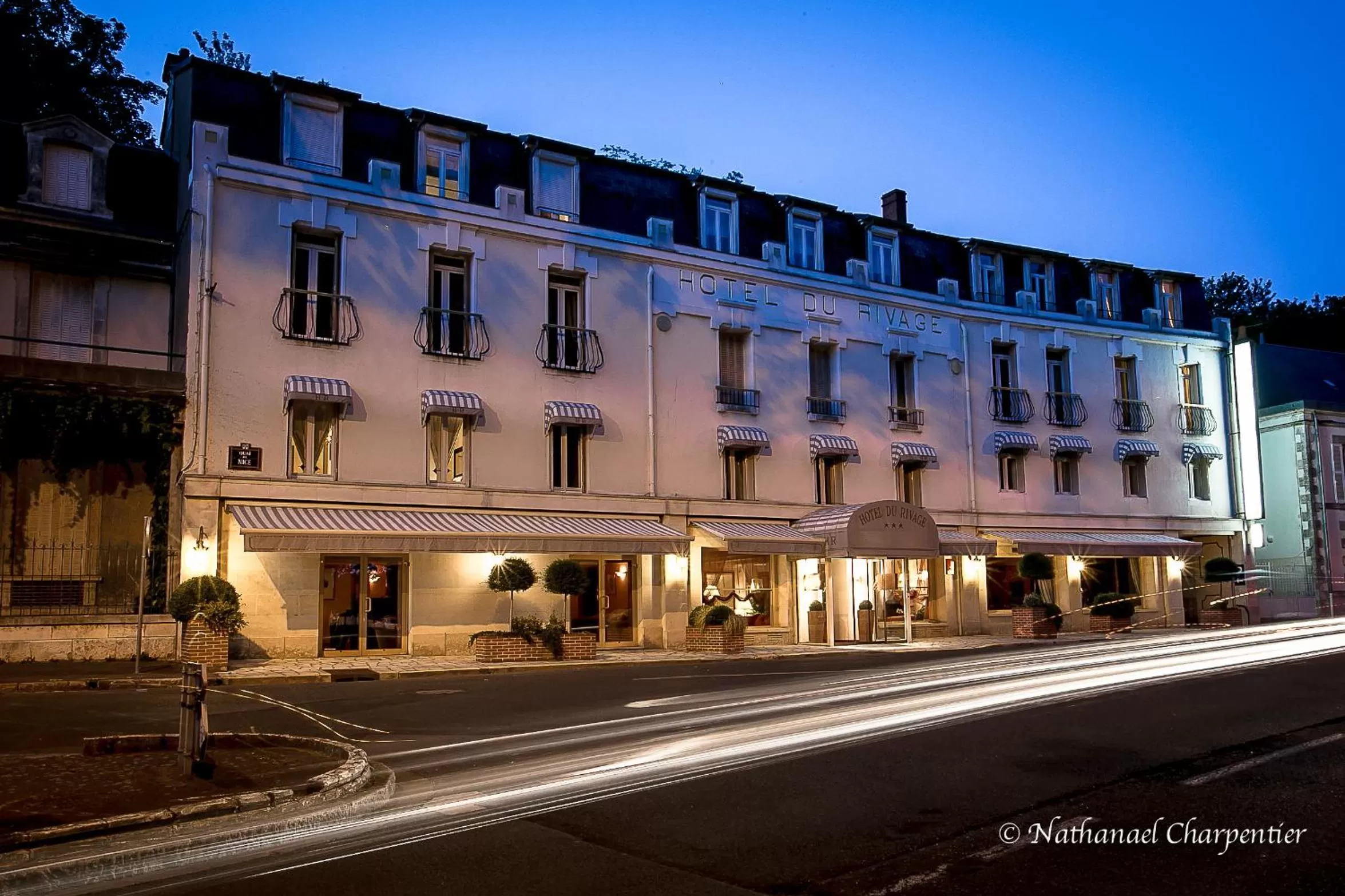 Facade/entrance in Logis Hôtel Le Rivage