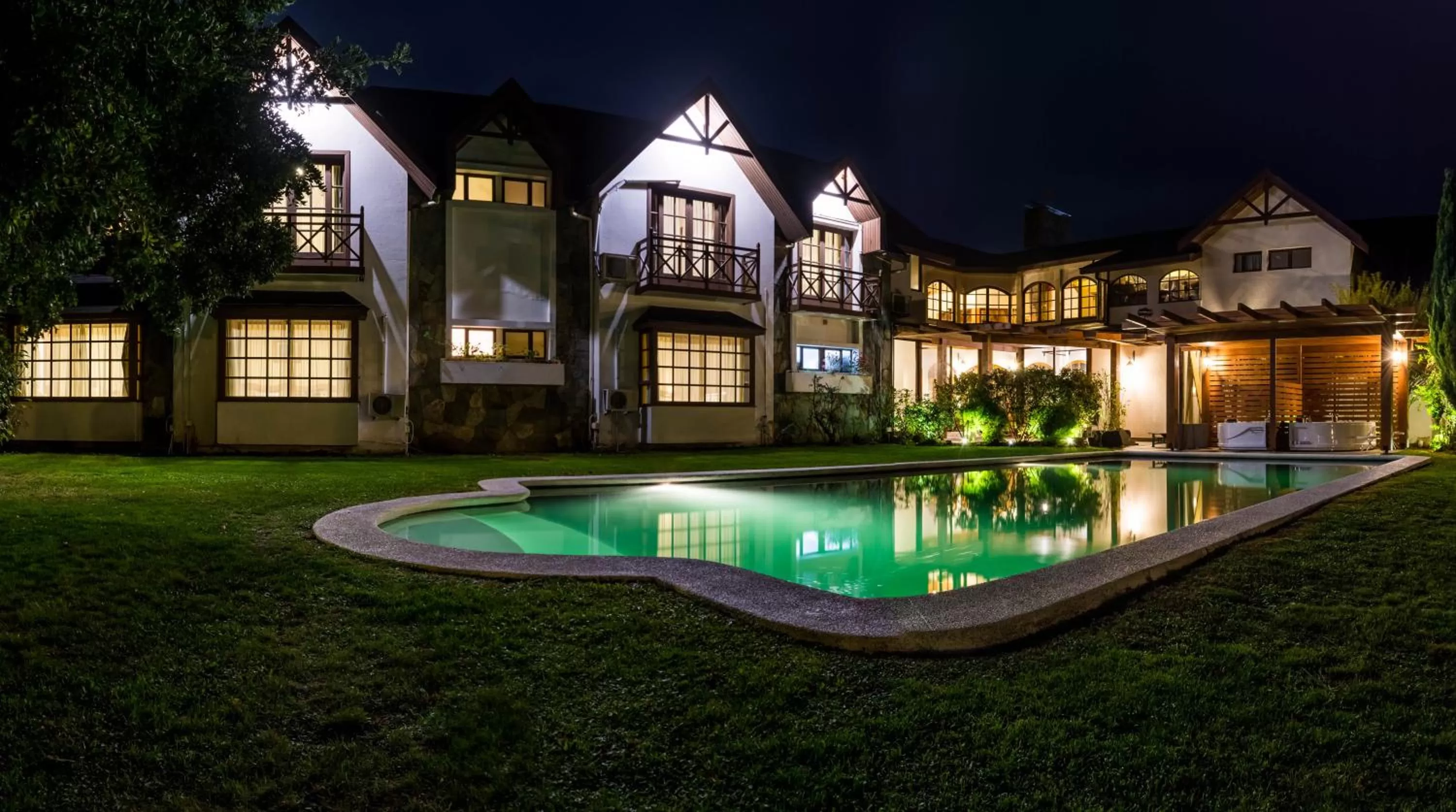 Night in Hotel Inti Kuyen Plaza