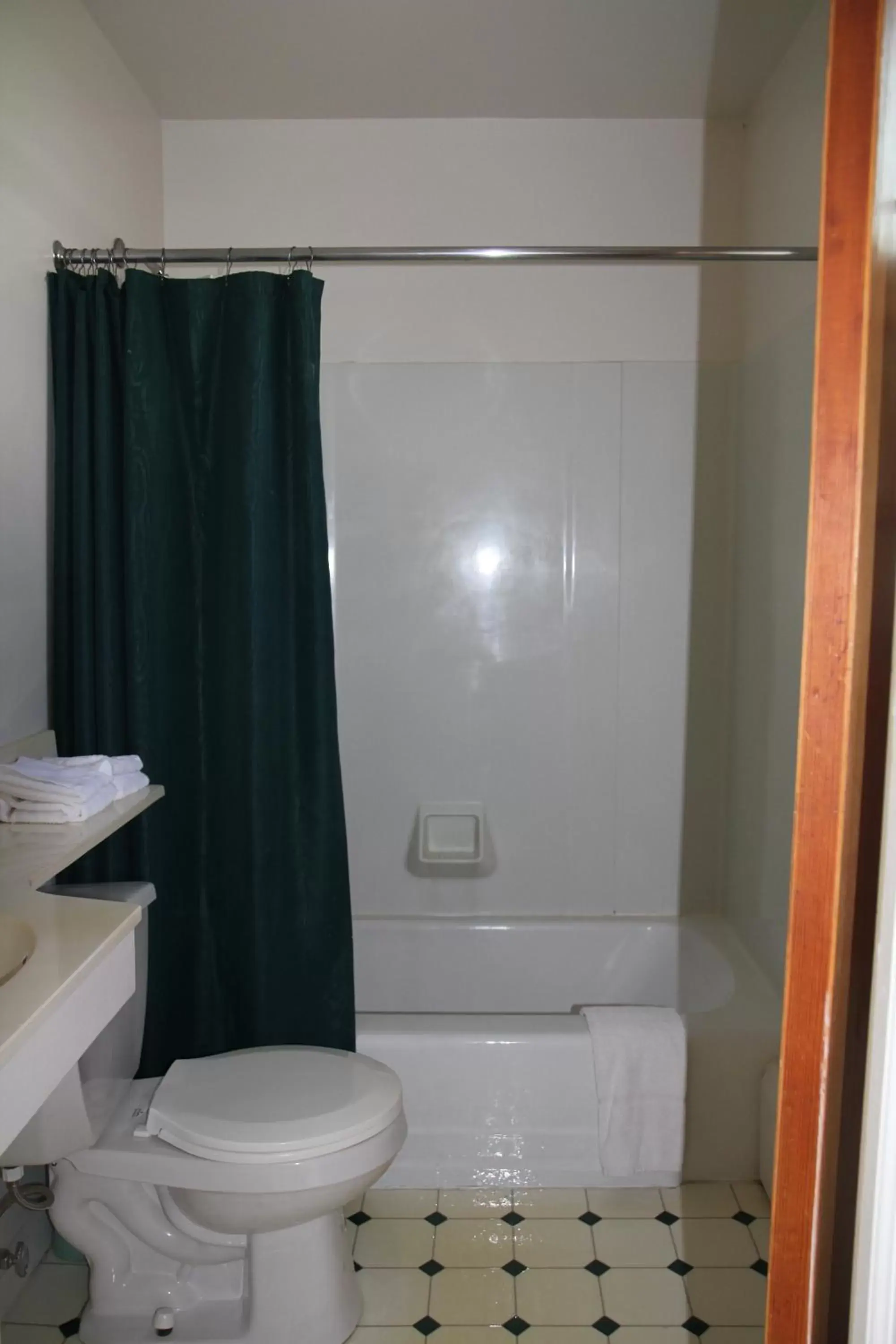 Bathroom in Sara Placid Inn & Suites