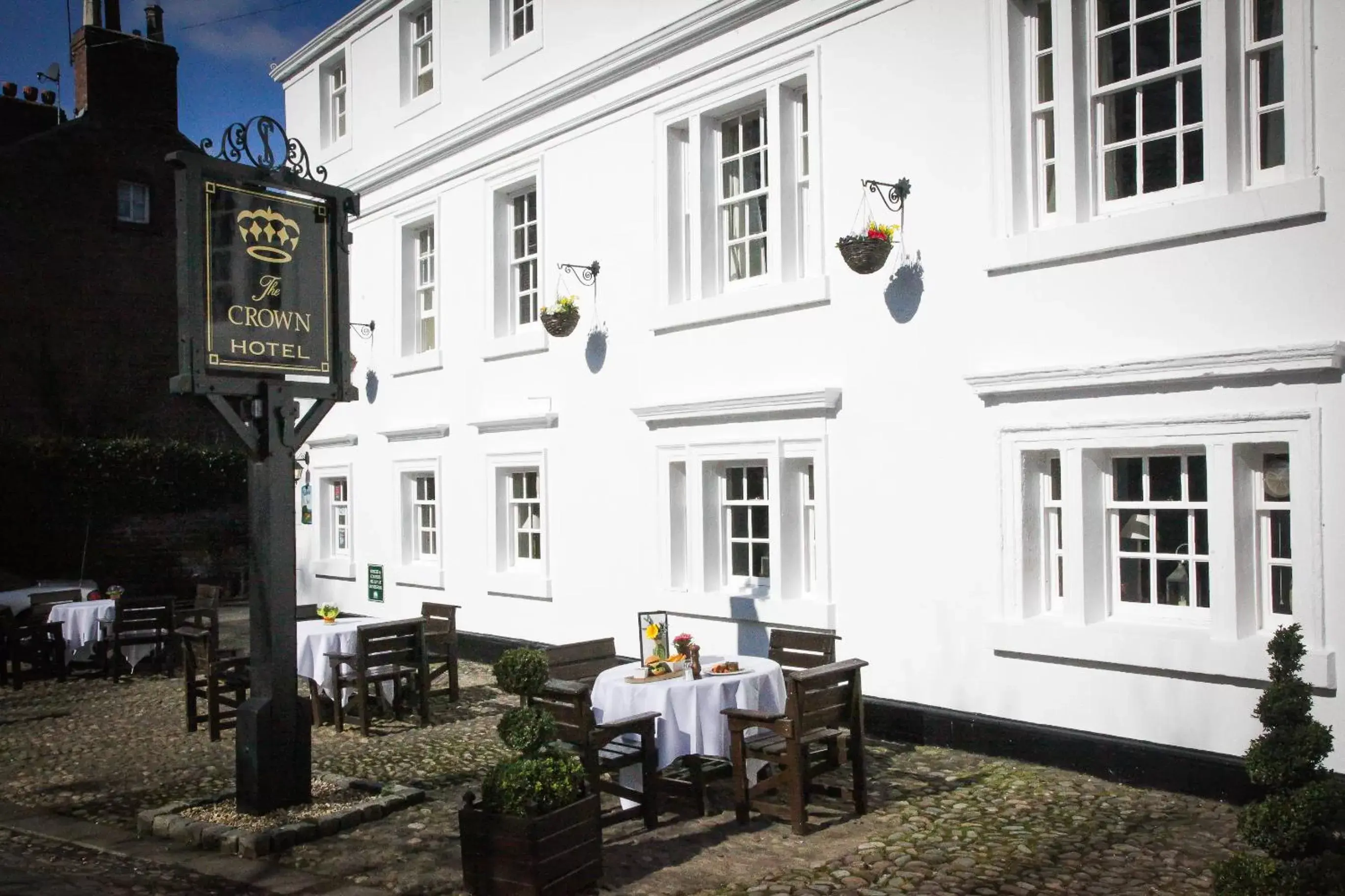 Facade/entrance in Crown Hotel Wetheral