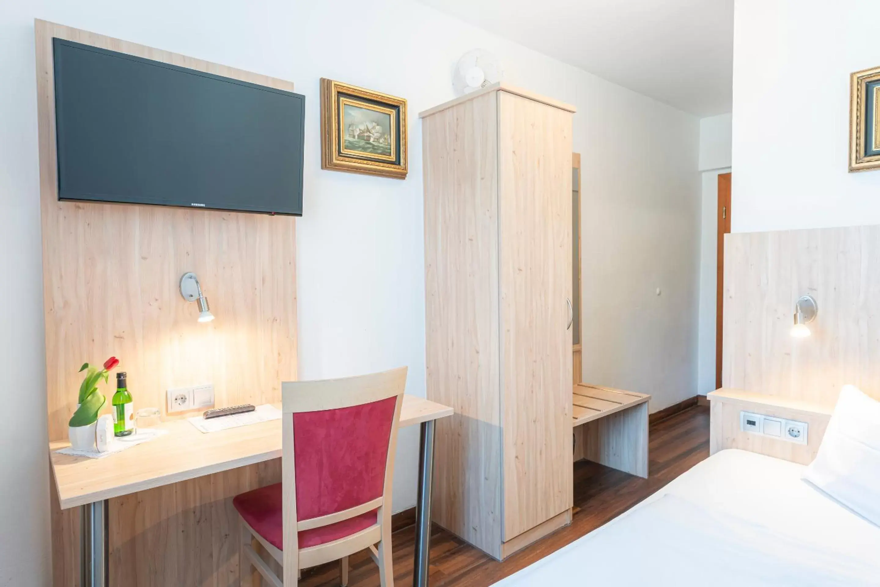 Staff, Bed in Hotel Astoria Stuttgart City Staff, Bed in Hotel Astoria Stuttgart City