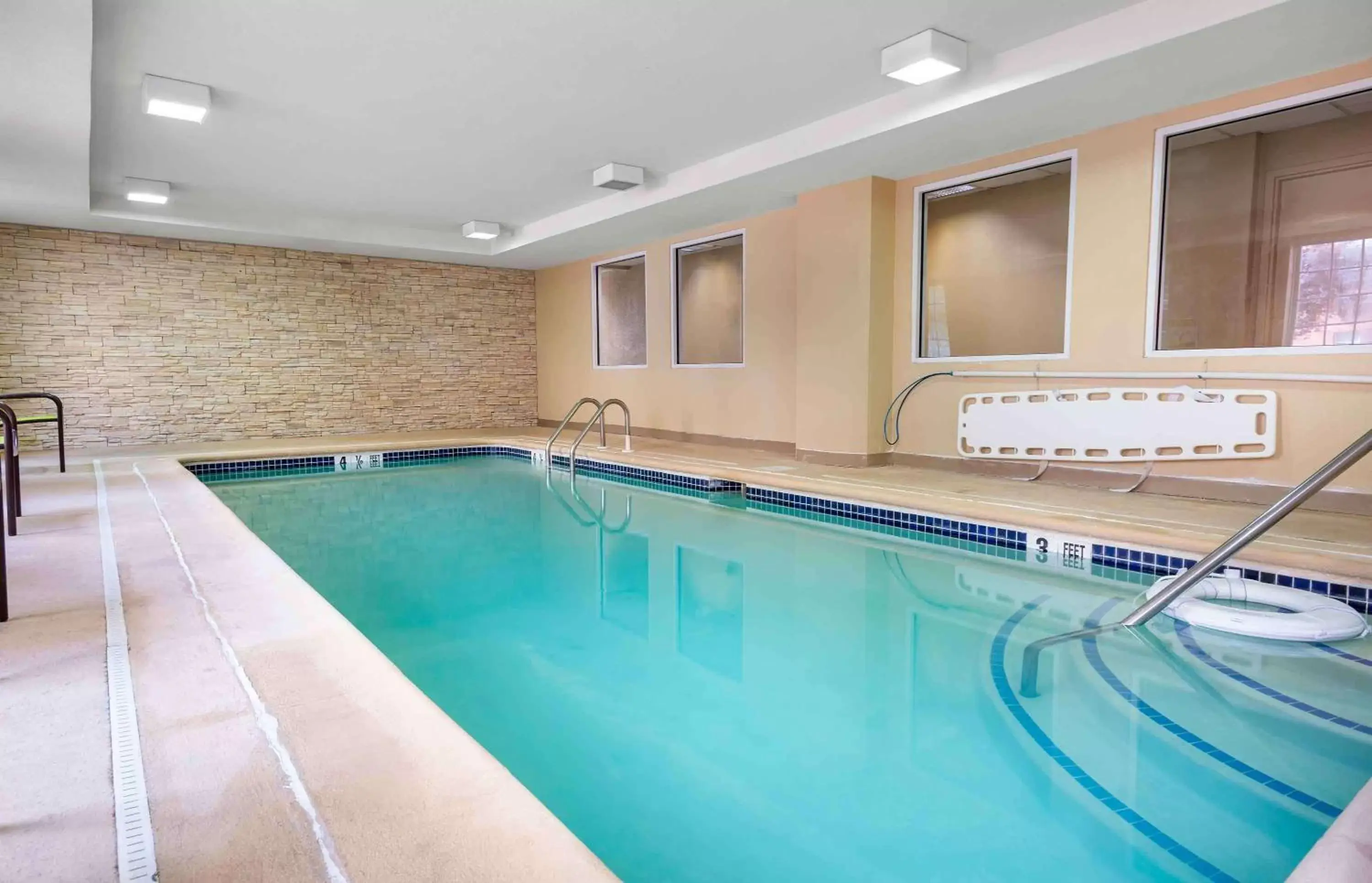 Pool view, Swimming Pool in Extended Stay America Suites - Secaucus - New York City Area