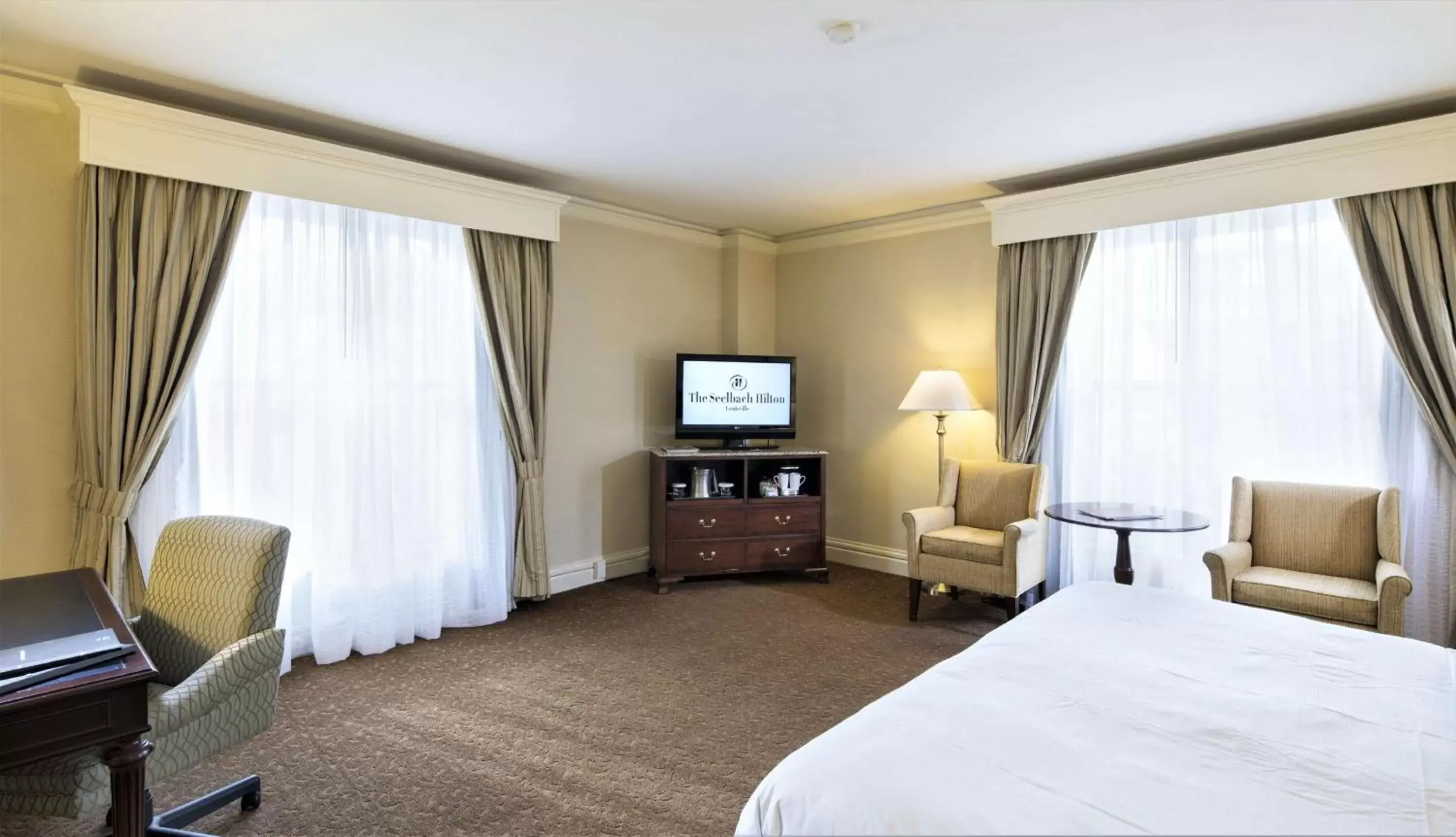 Bedroom, Bed in The Seelbach Hilton Louisville Bedroom, Bed in The Seelbach Hilton Louisville