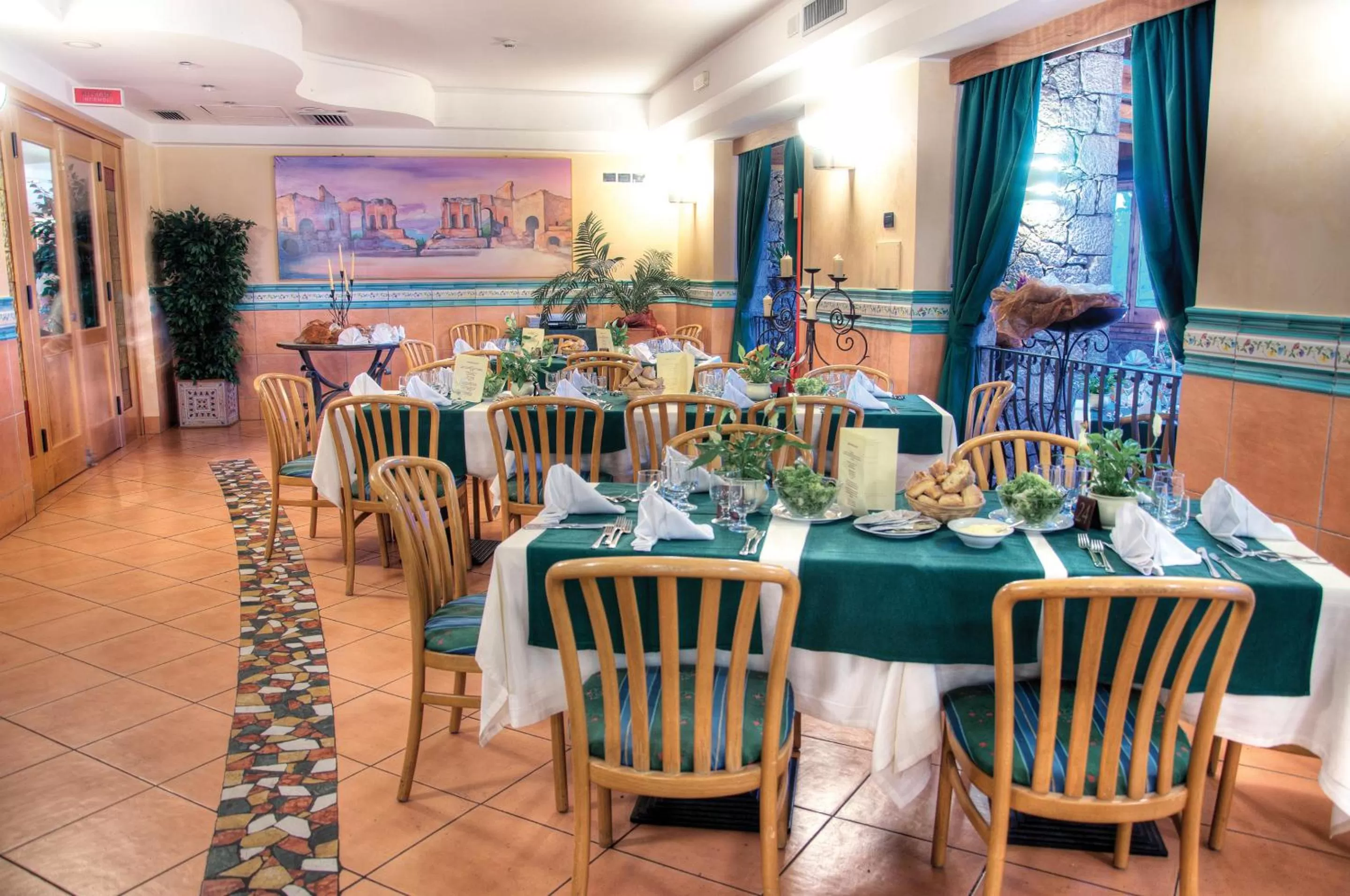 Restaurant/places to eat in Hotel Ariston and Palazzo Santa Caterina