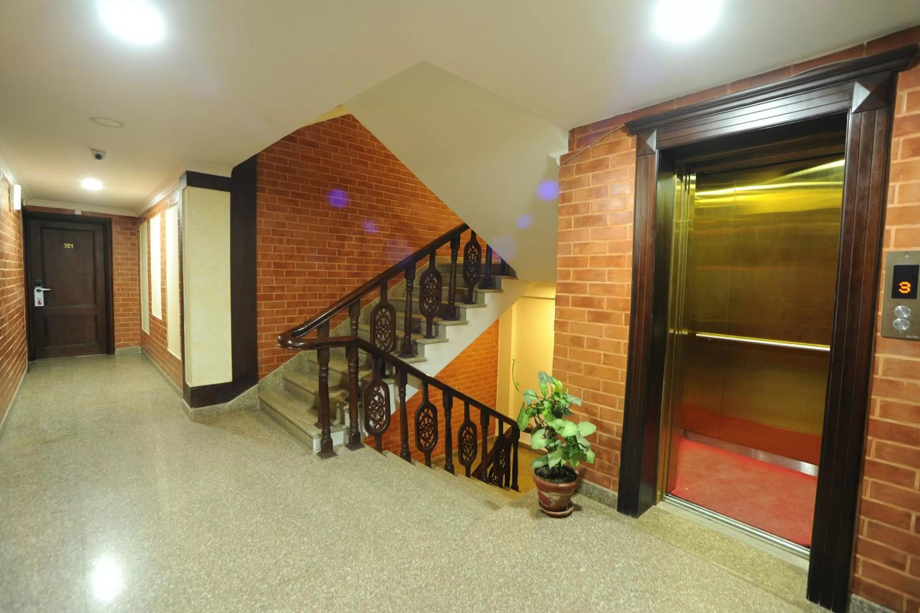 elevator in Apsara Boutique Hotel