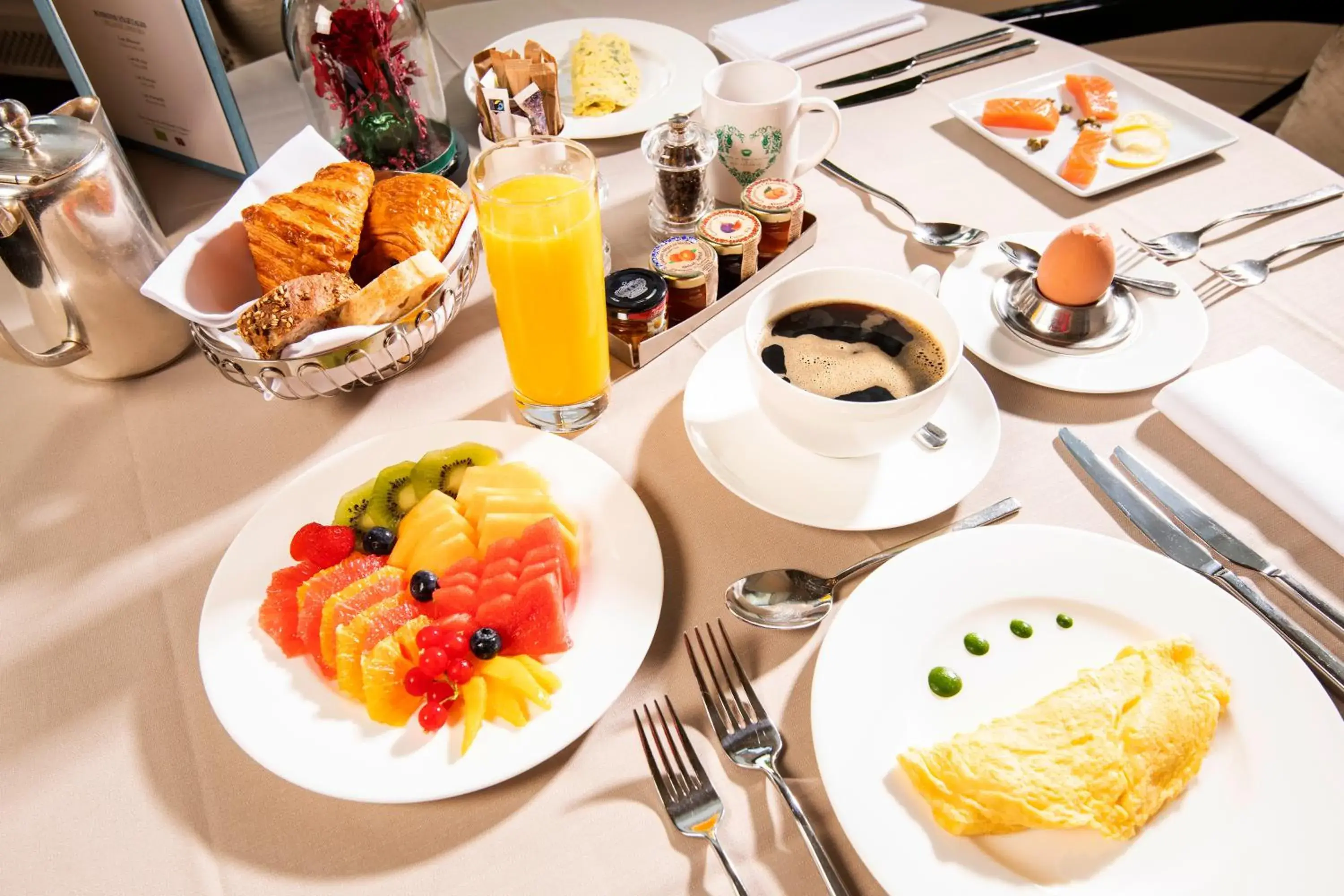 Buffet breakfast, Breakfast in Hotel Des Trois Couronnes & Spa - The Leading Hotels of the World