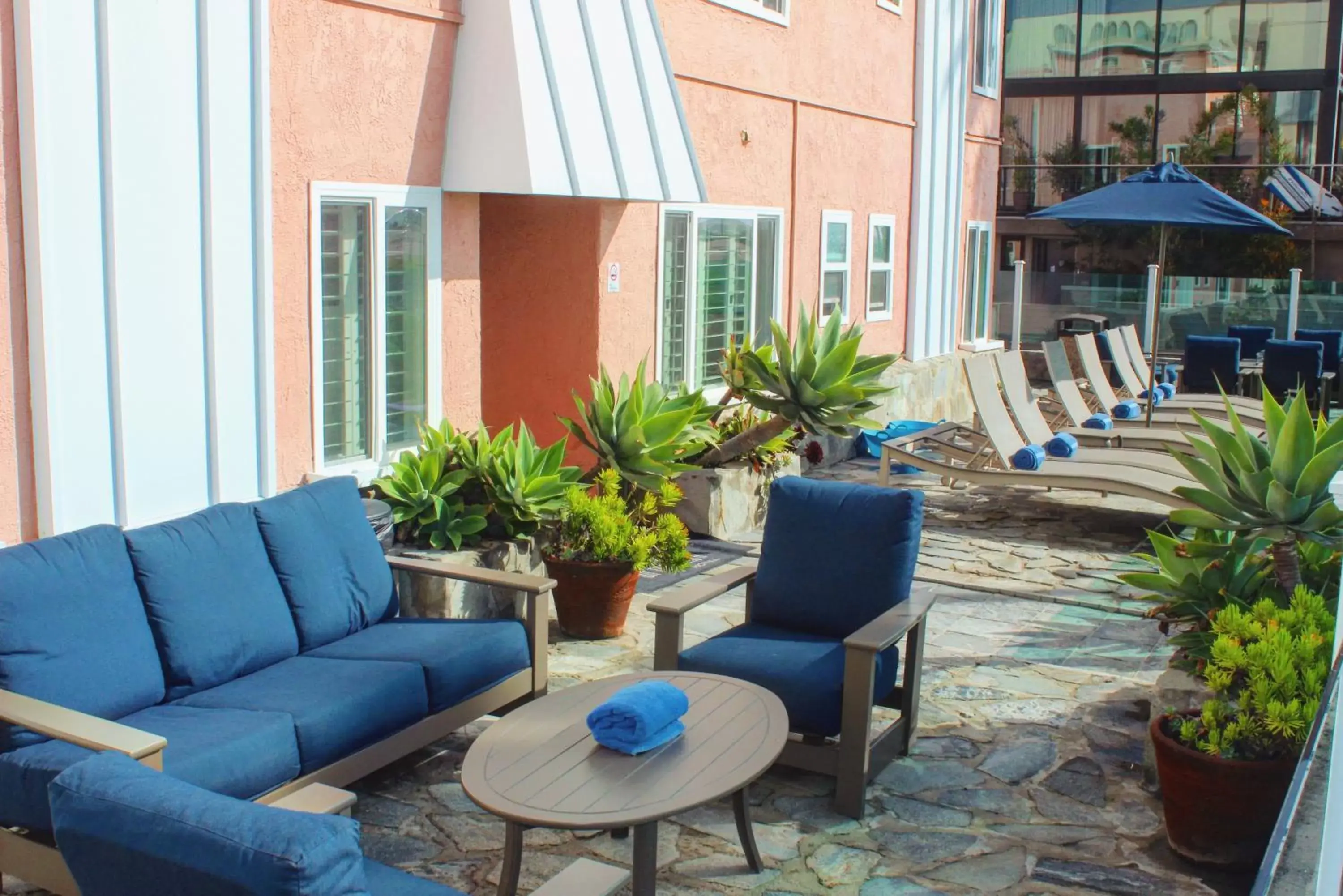 Patio, Seating Area in Venice on the Beach Hotel
