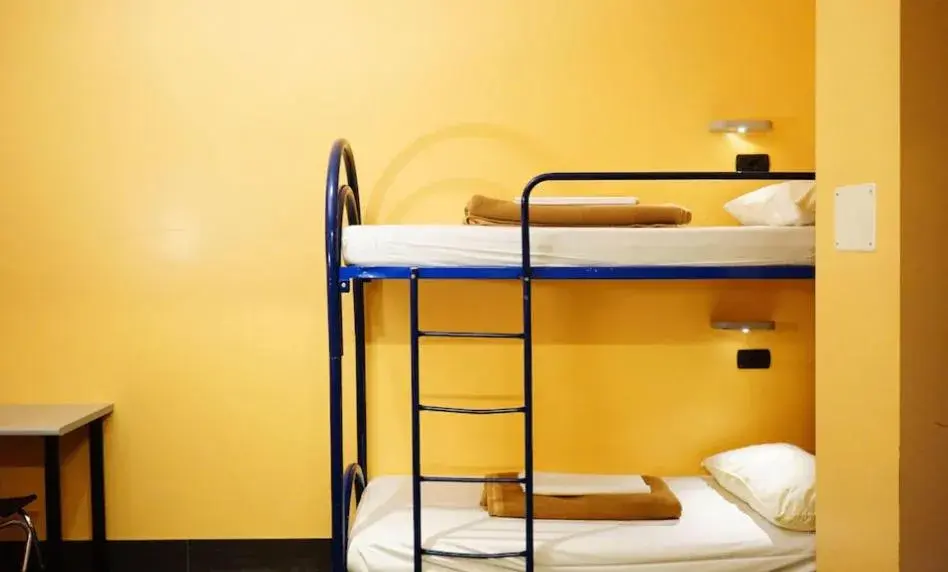 Bunk Bed in Hi! Ostello Milano