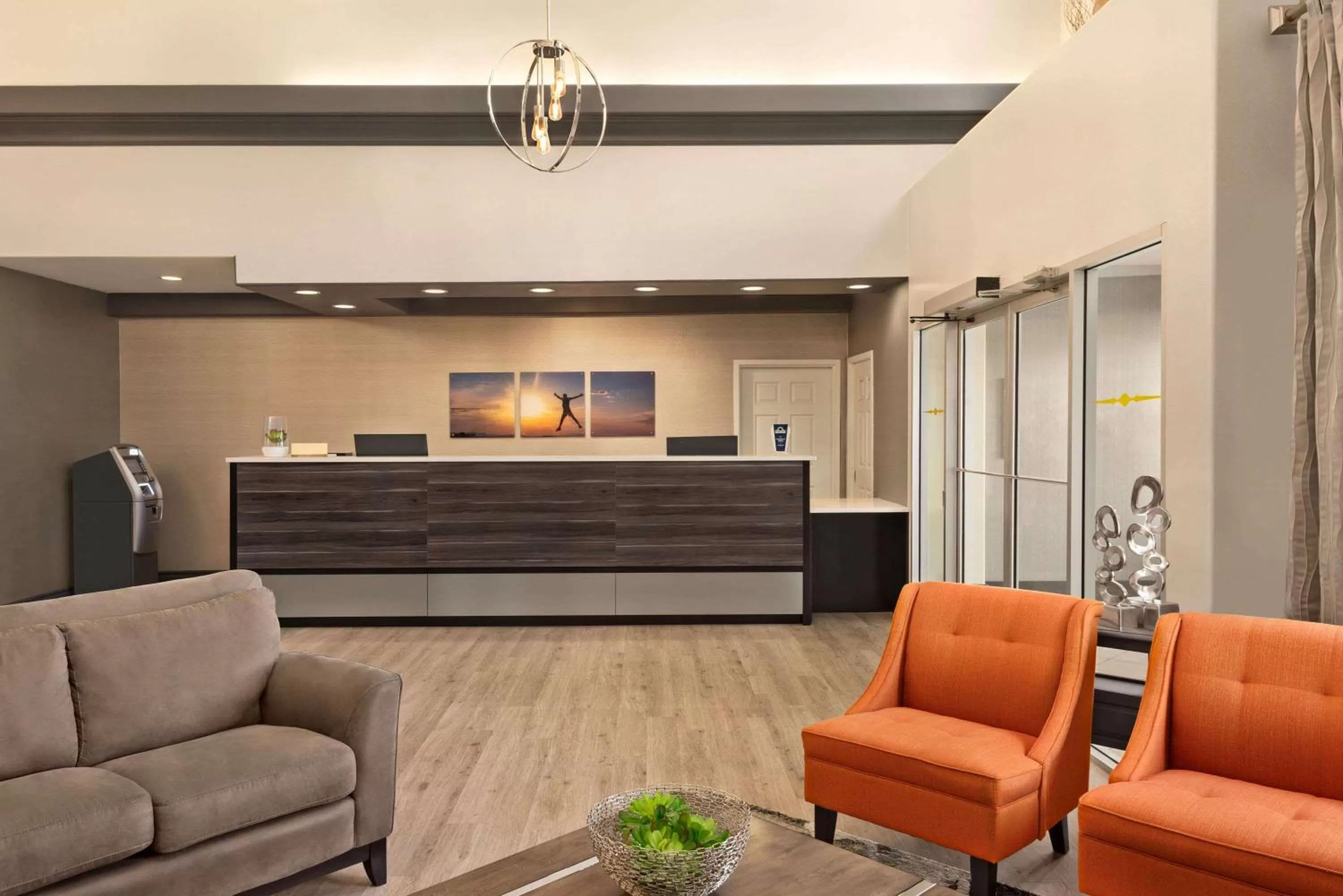 Lobby or reception in Days Inn by Wyndham Saskatoon