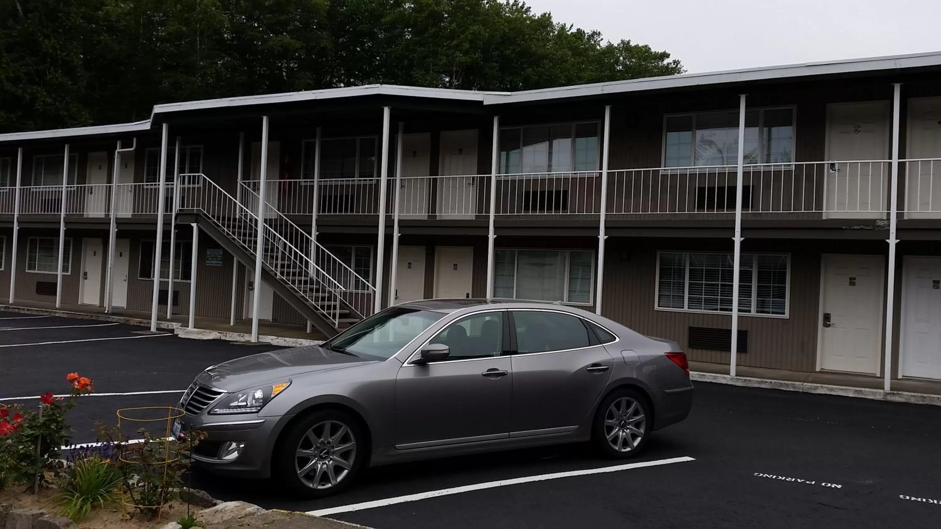 Property Building in Grays Harbor Inn & Suites