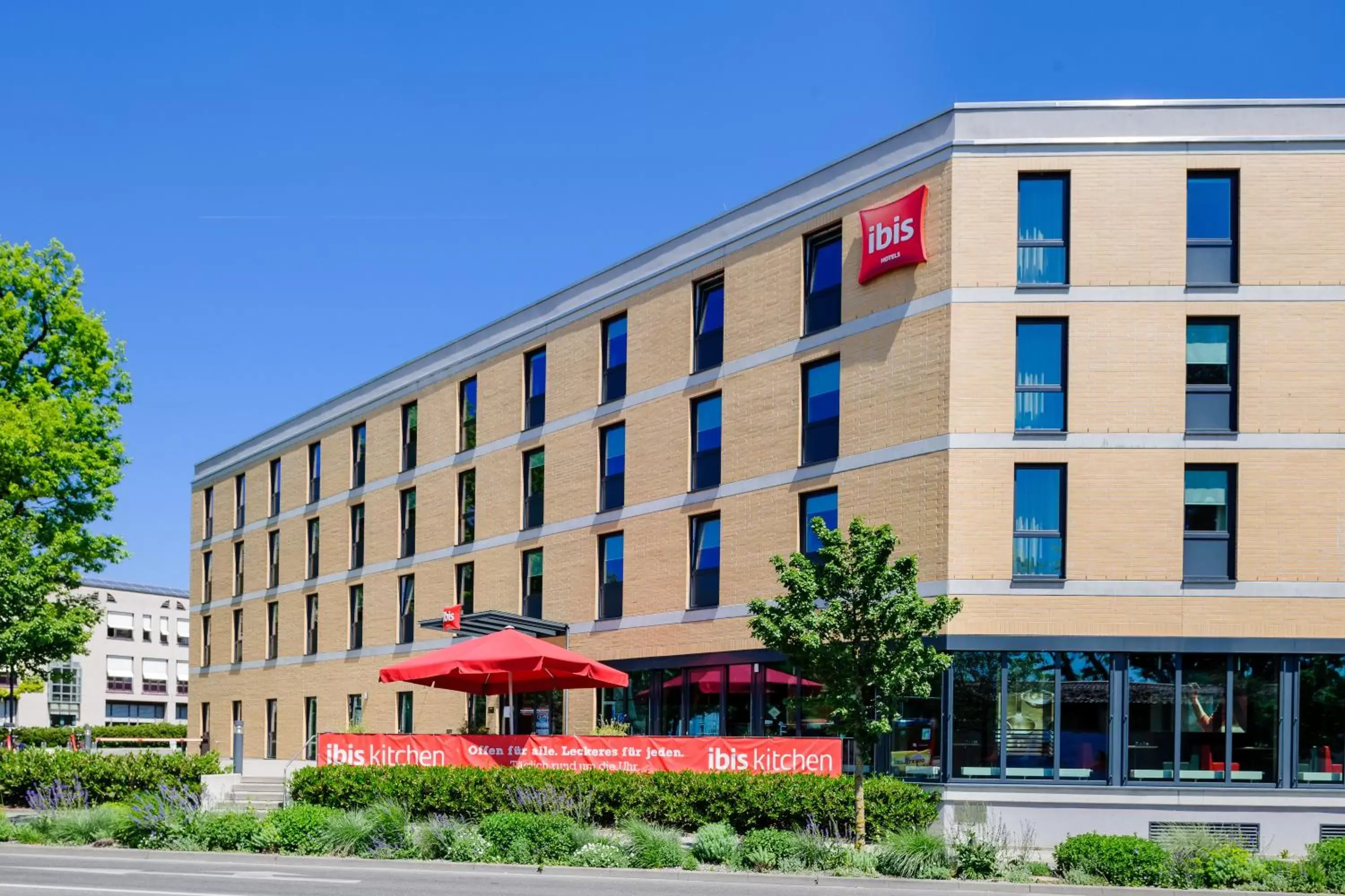 Facade/entrance, Property Building in ibis Konstanz