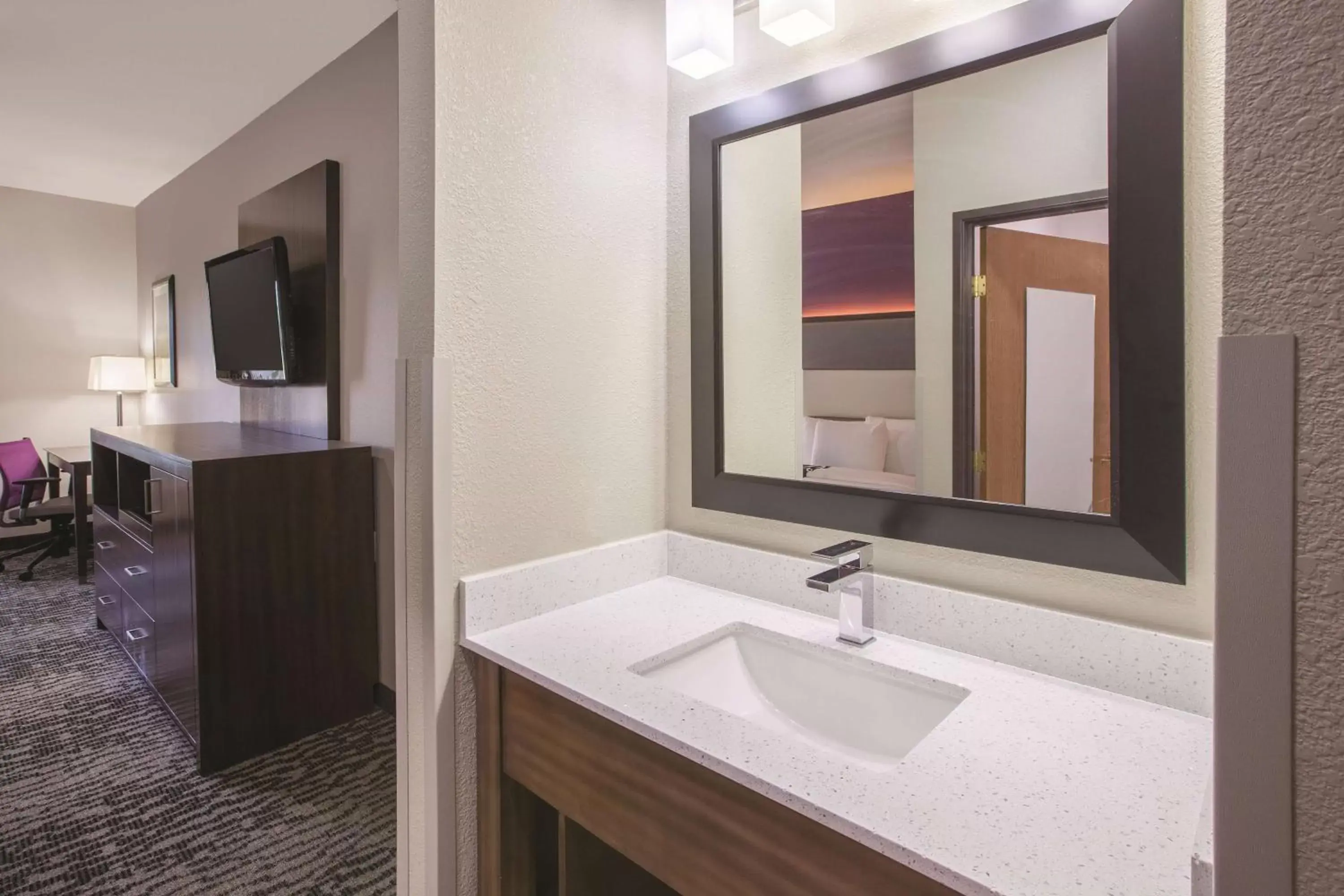 Photo of the whole room, Bathroom in La Quinta by Wyndham NW Tucson Marana