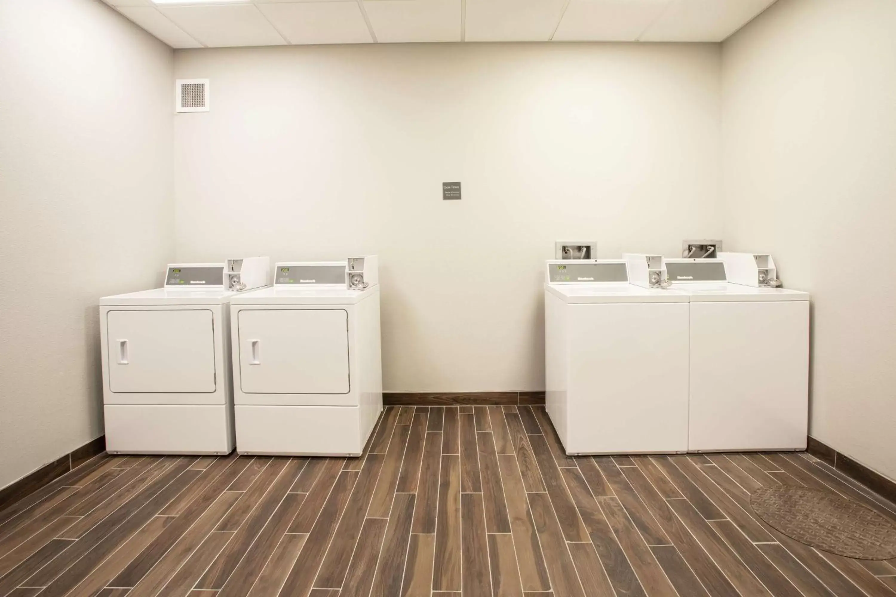 Property building, Kitchen/Kitchenette in Homewood Suites by Hilton Albuquerque-Journal Center