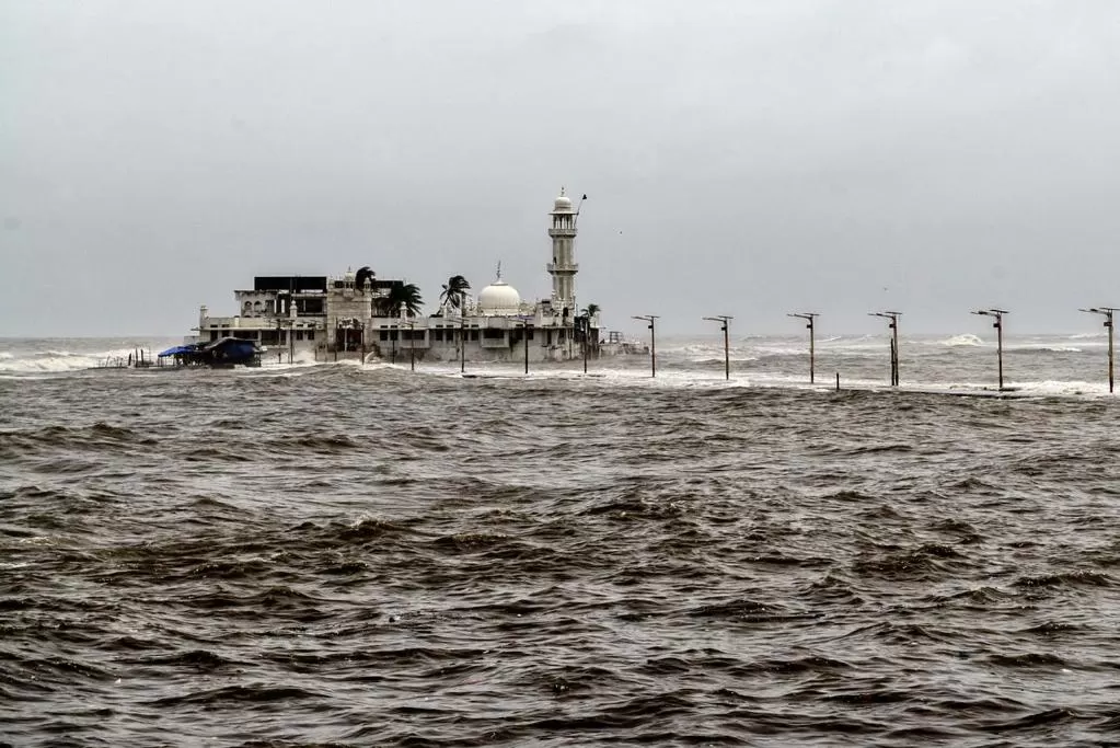 Nearby landmark in Hotel Sun City - Near Saifee Hospital And H N Reliance Hospital