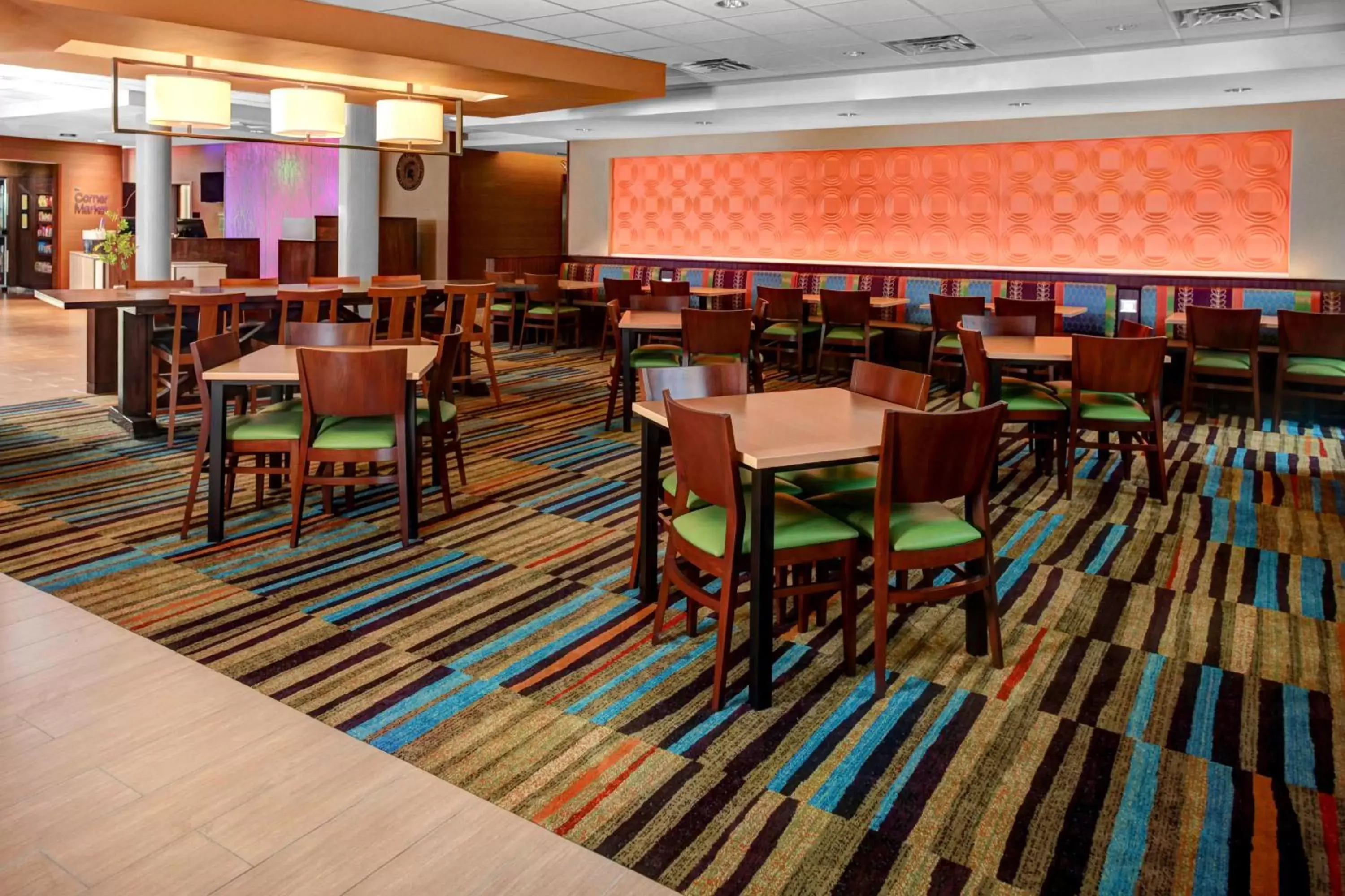 Breakfast, Restaurant/Places to Eat in Fairfield Inn & Suites by Marriott Lansing at Eastwood