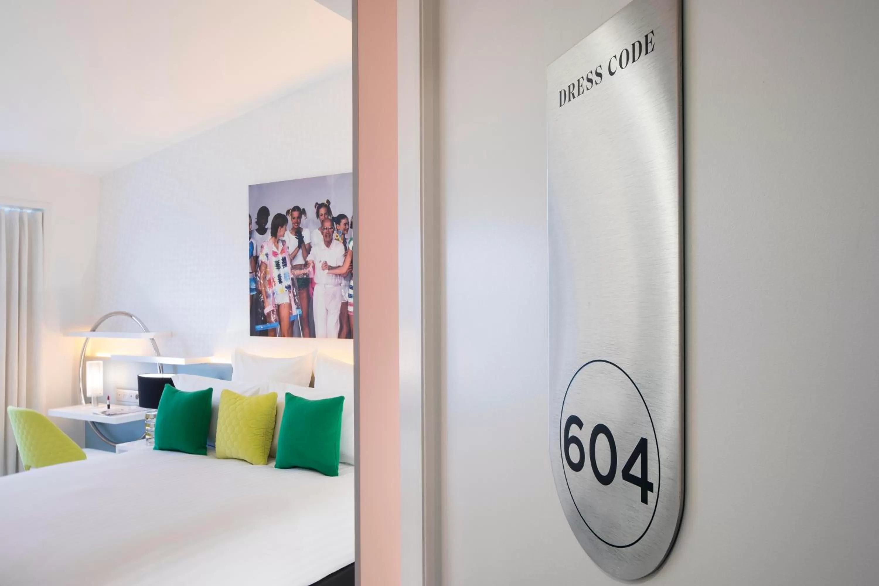 Bedroom, Bed in Hôtel Dress Code