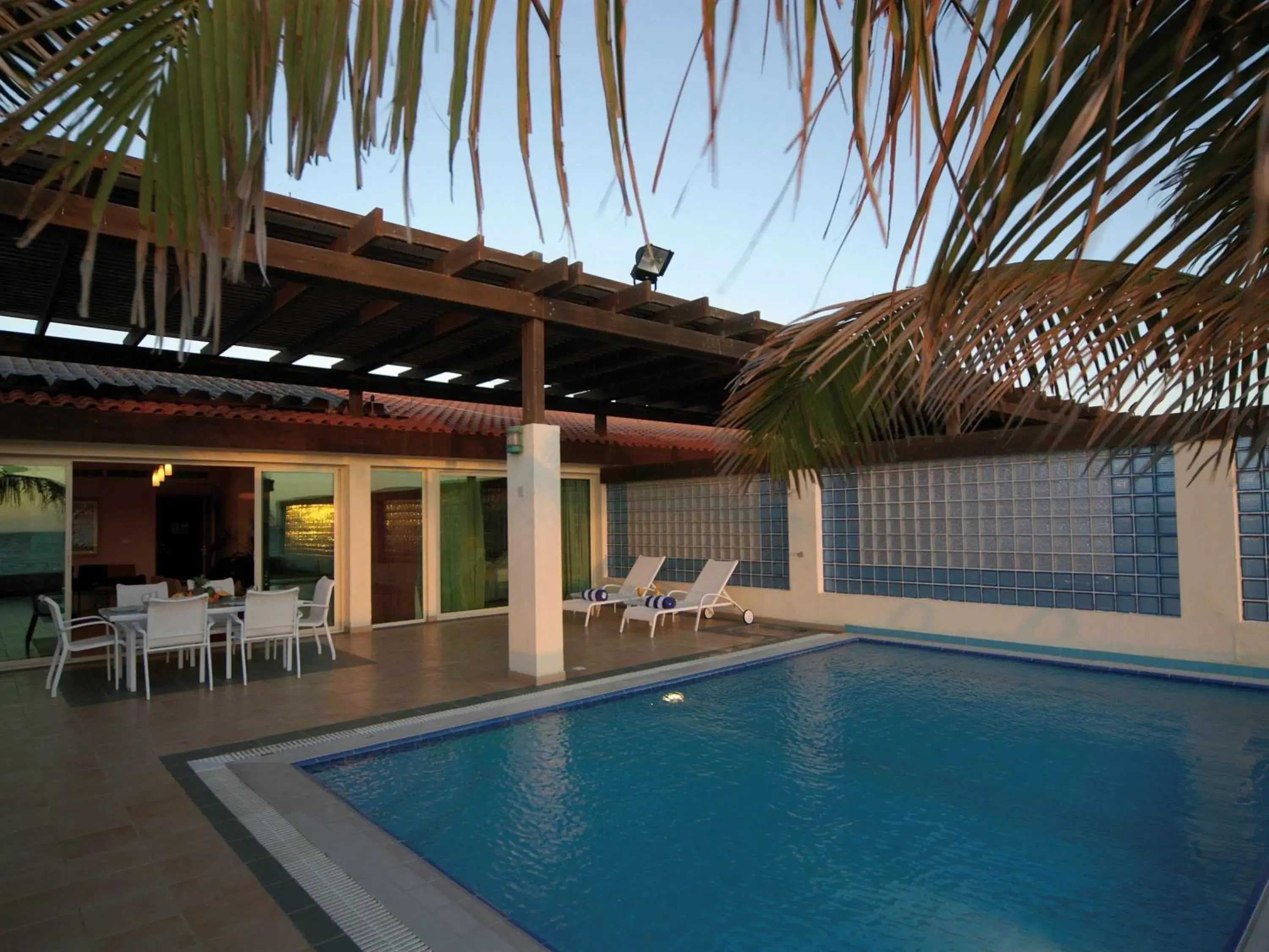 Photo of the whole room, Swimming Pool in Movenpick Resort Al Nawras Jeddah - Family Resort