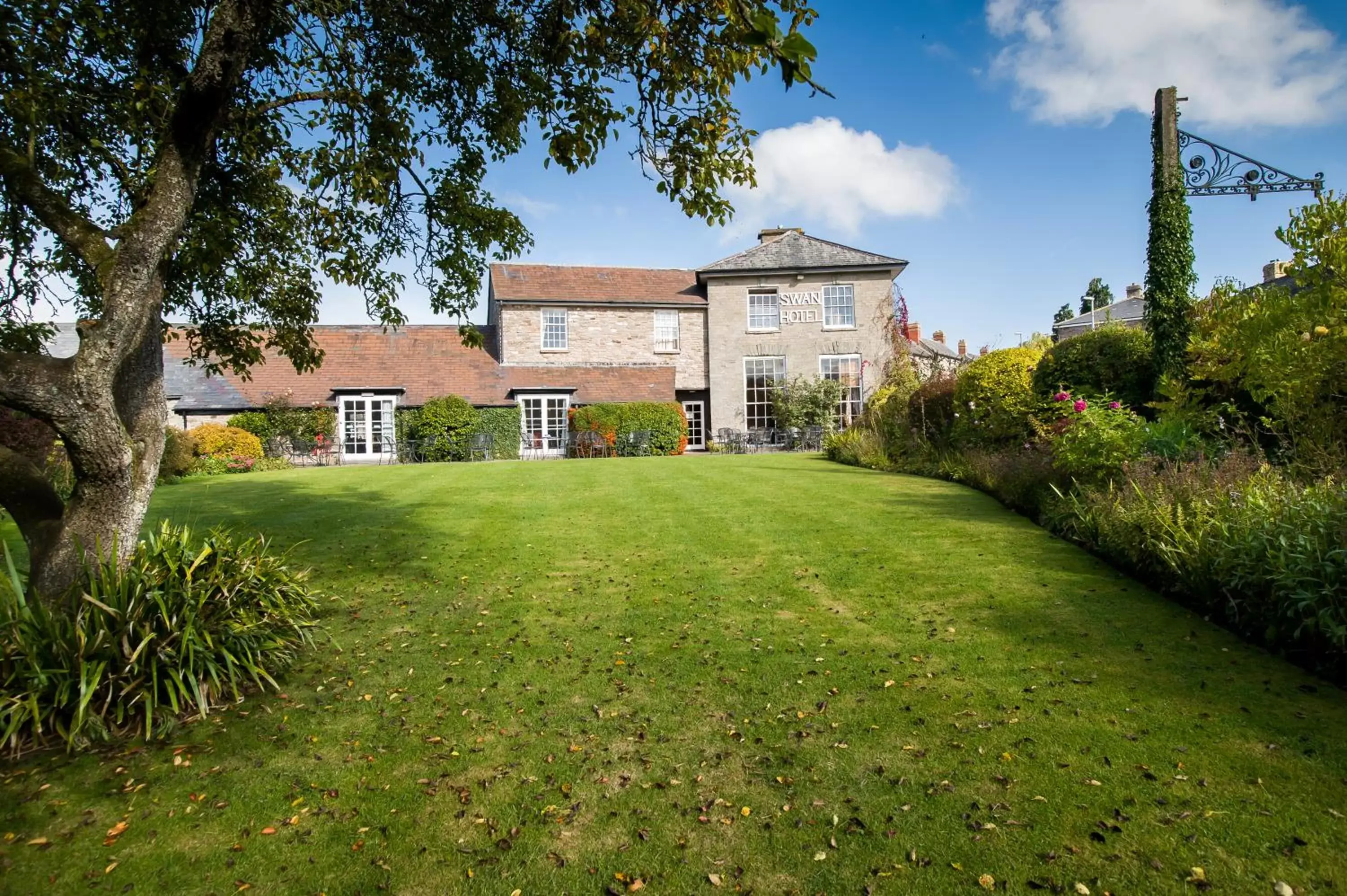 Garden view, Property Building in The Swan At Hay