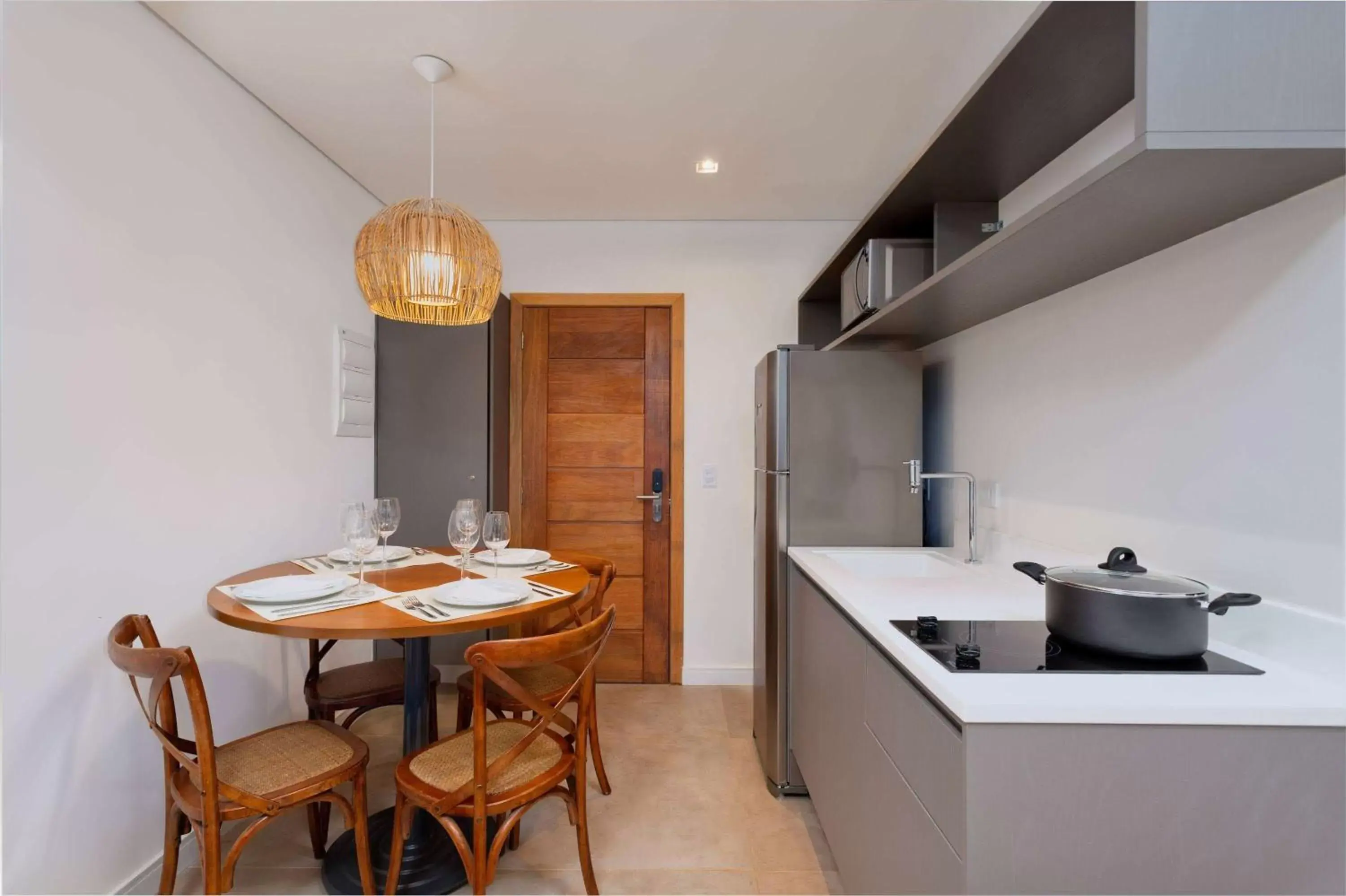 Photo of the whole room, Kitchen/Kitchenette in Wyndham Ilhabela Casa Di Sirena