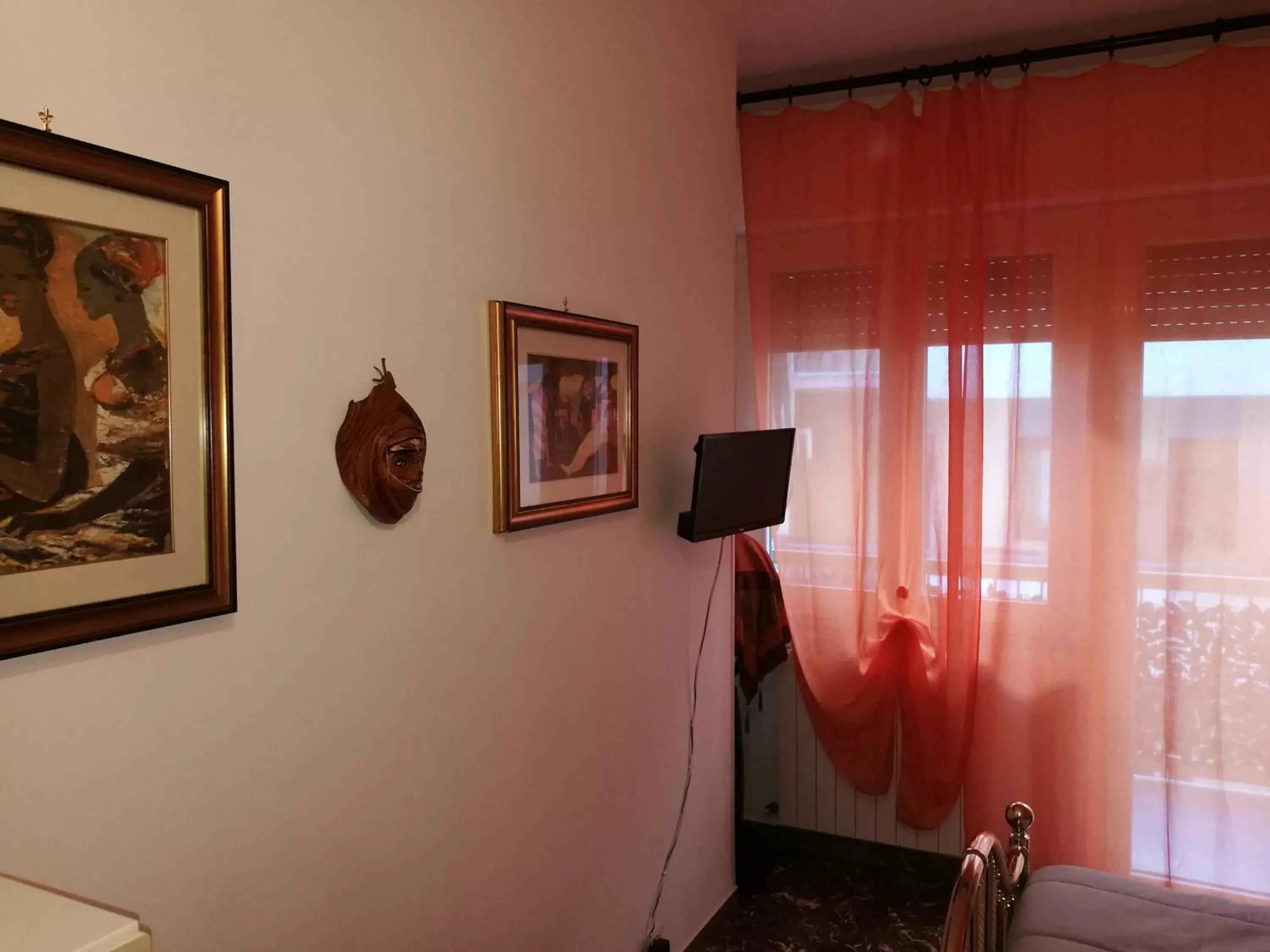 Photo of the whole room, TV/Entertainment Center in B&b Cefalù