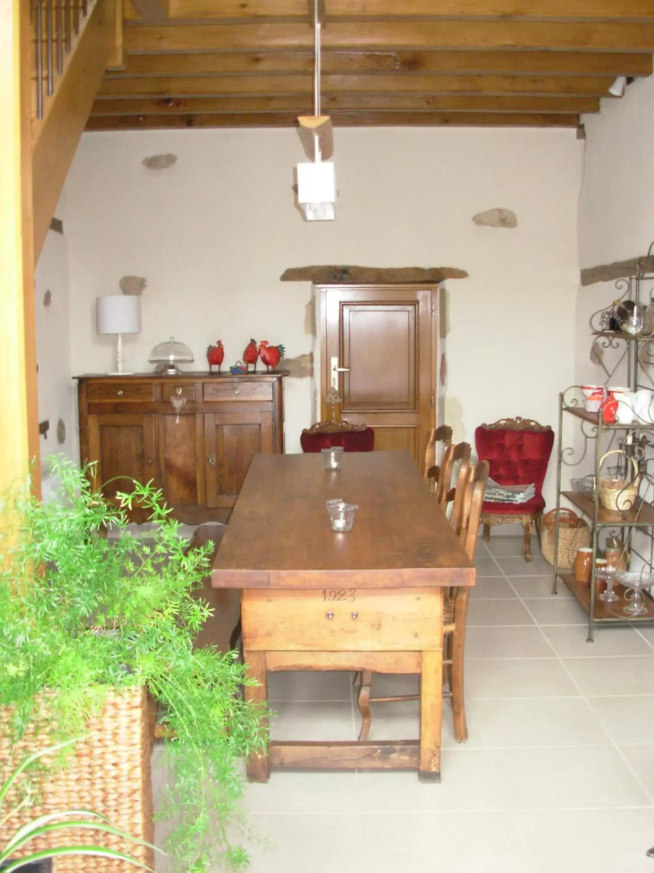 Dining area, Kitchen/Kitchenette in La Grange du Bourg
