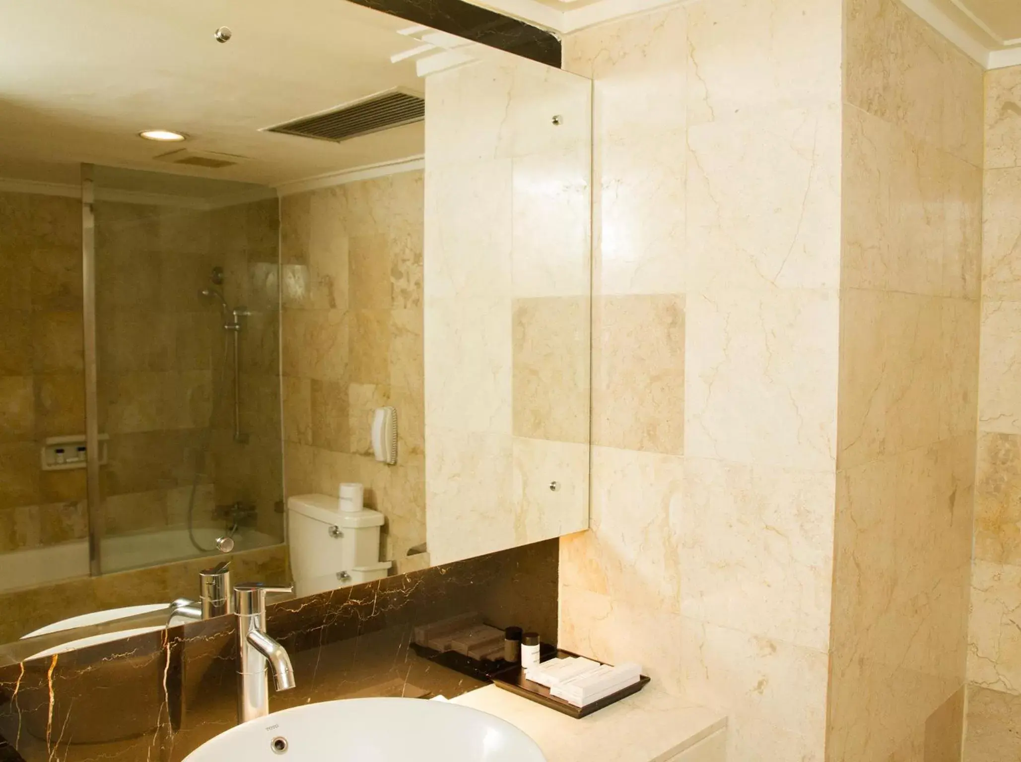 Shower, Bathroom in Grandkemang Hotel