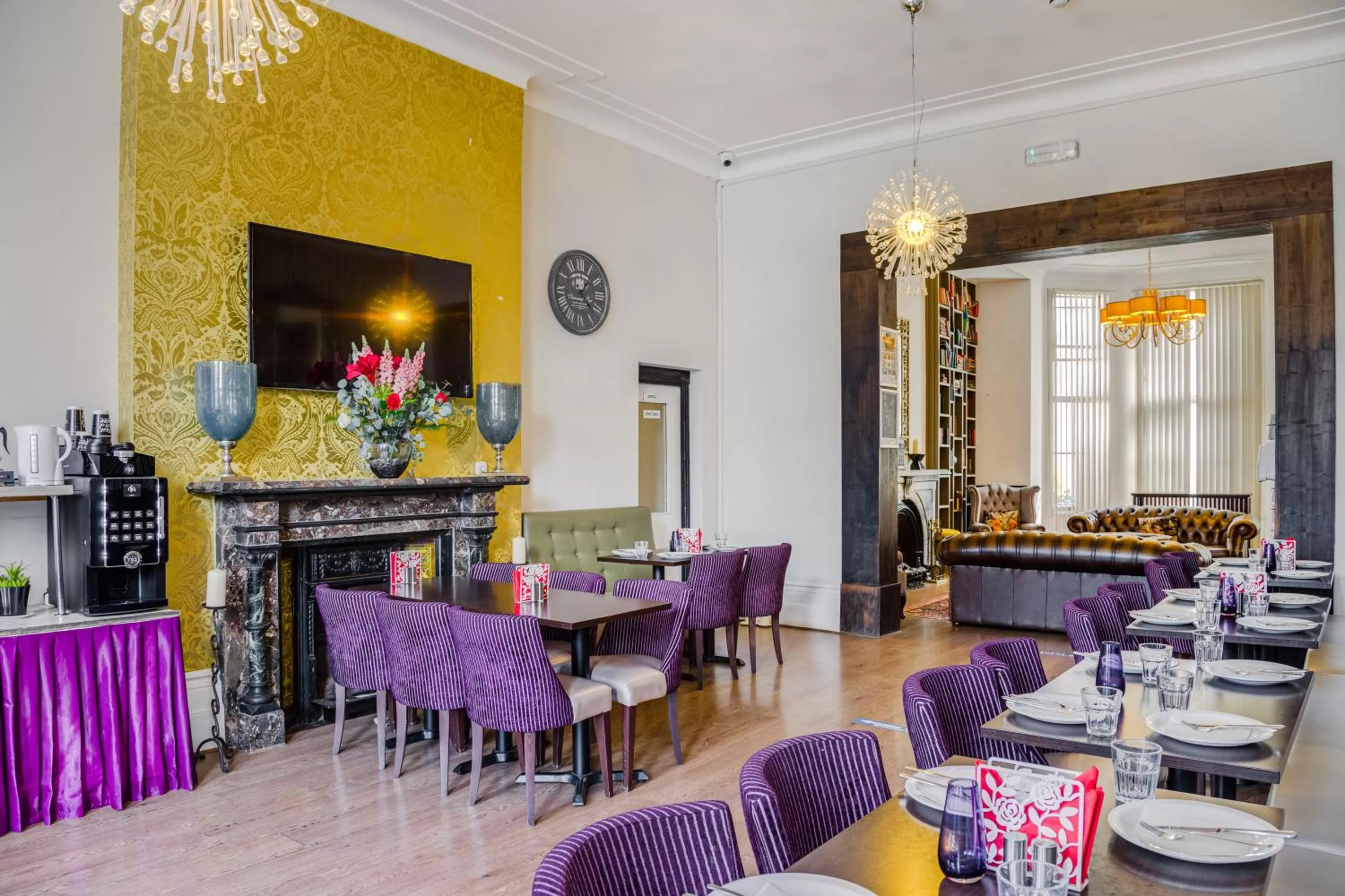 Restaurant/places to eat in 1 Lexham Gardens Hotel
